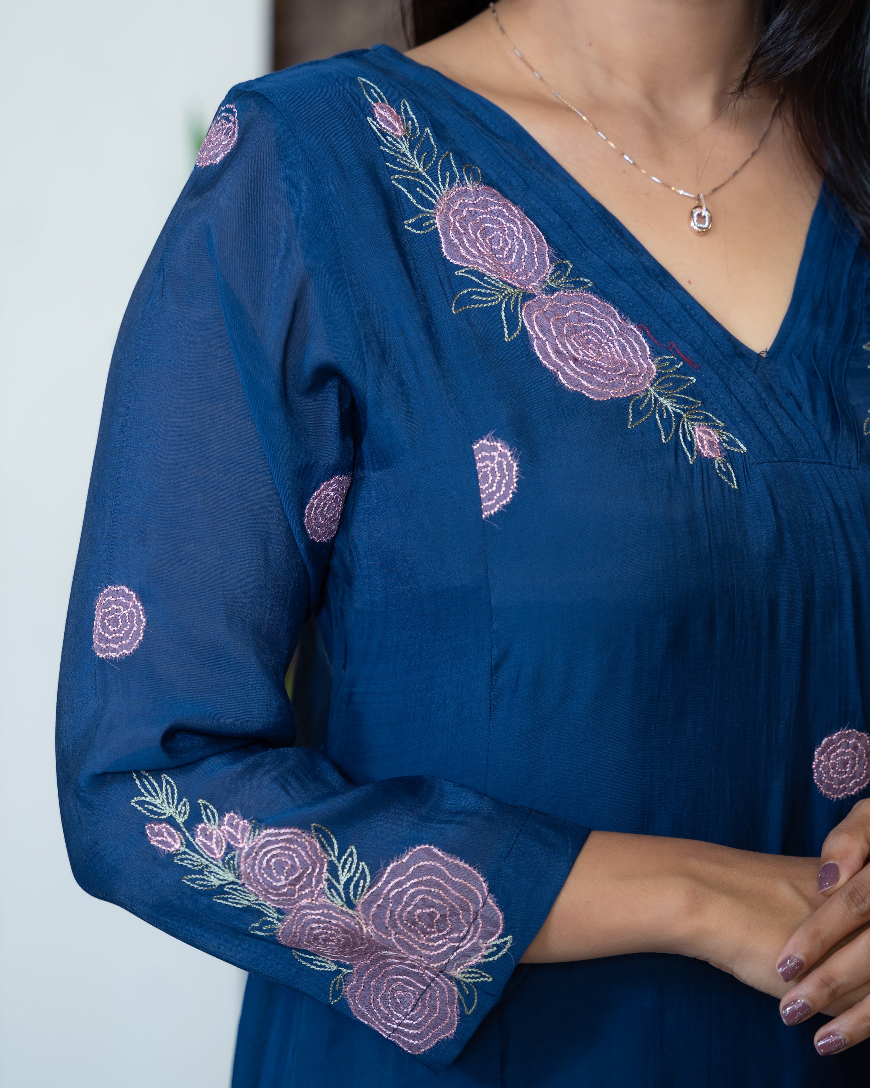 Load image into Gallery viewer, Mul Chanderi Suit-7868
