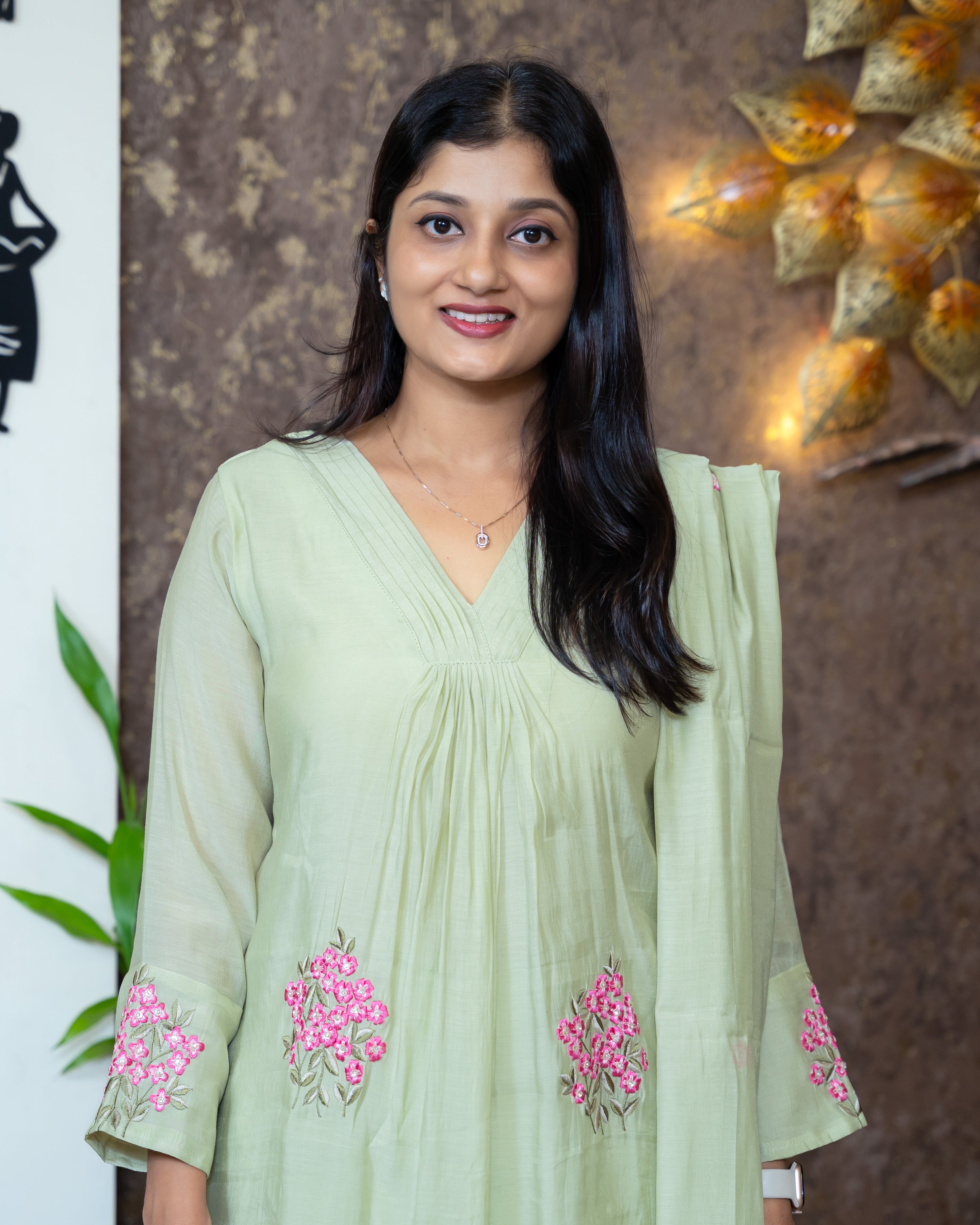 Load image into Gallery viewer, Mul Chanderi Suit-7917
