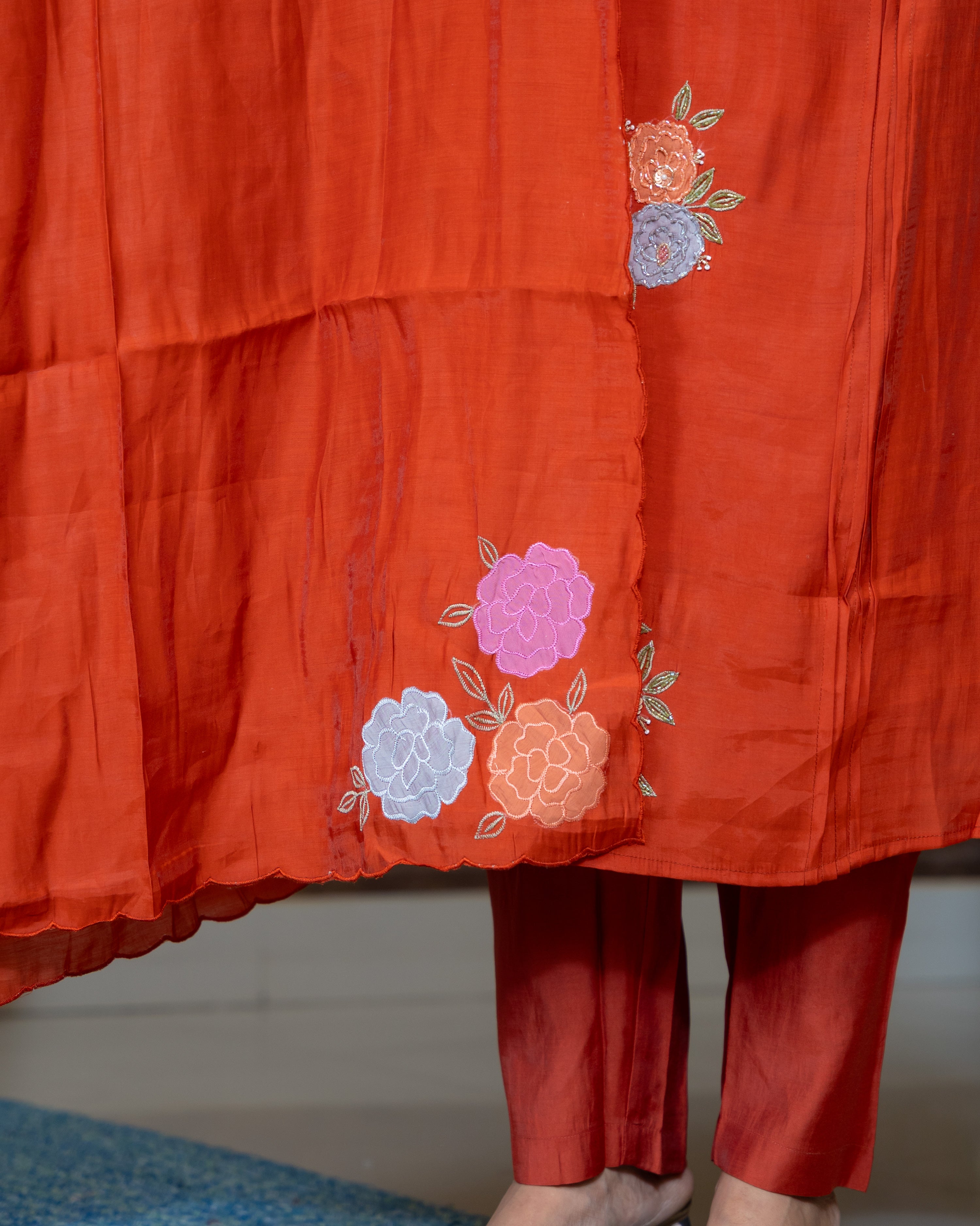 Load image into Gallery viewer, Mul Chanderi Suit-8076
