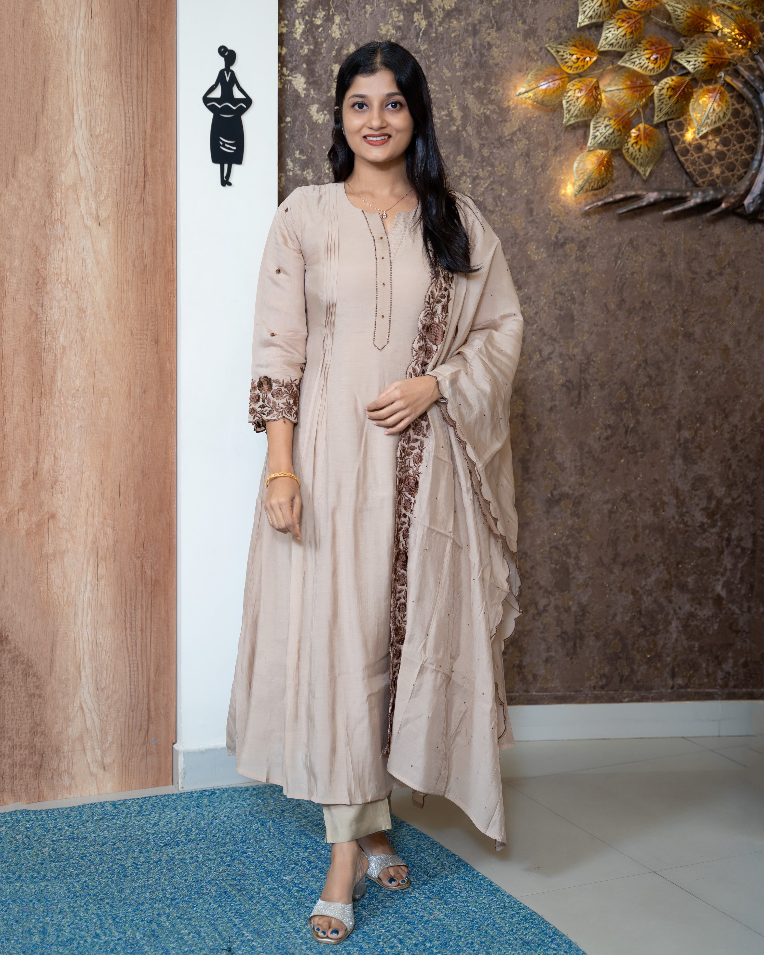 Load image into Gallery viewer, Mul Chanderi Suit-8060
