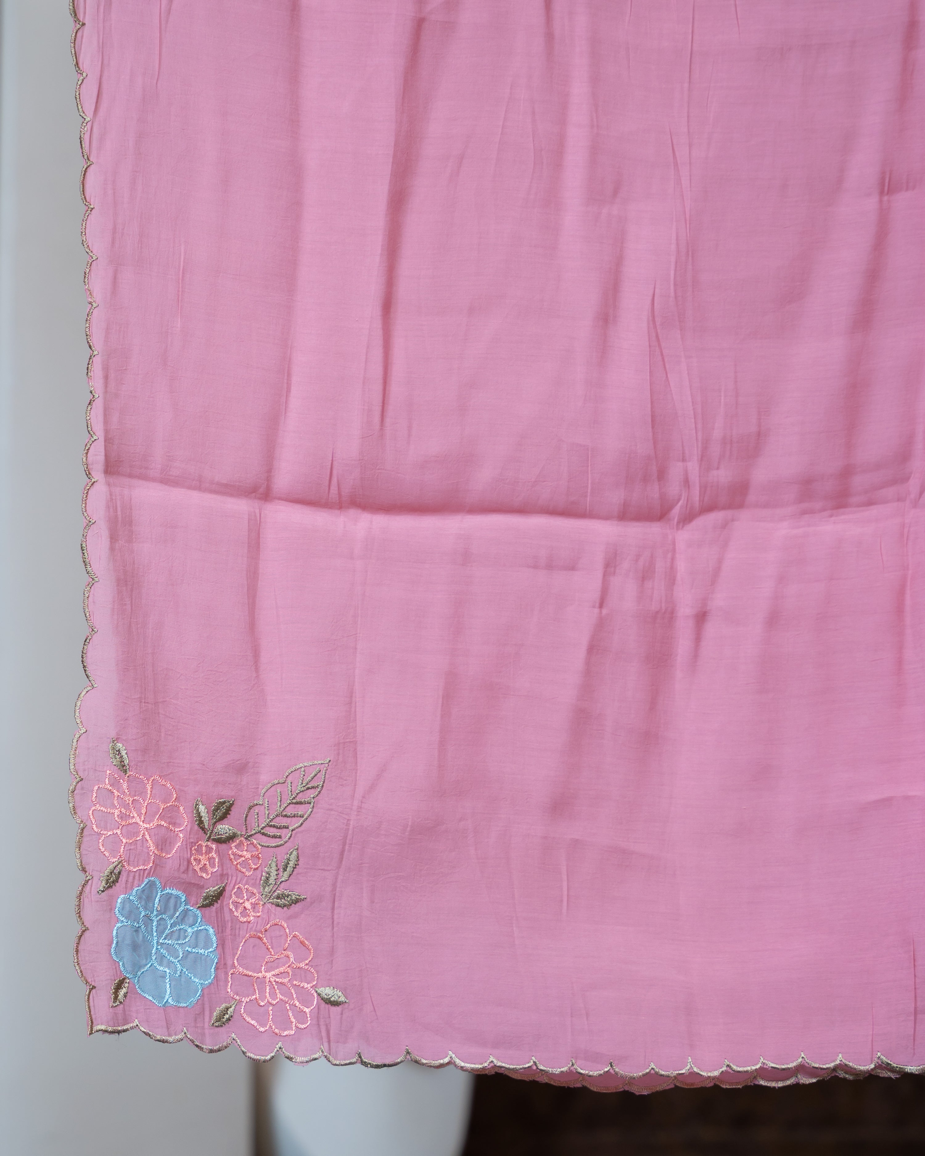Load image into Gallery viewer, Mul Chanderi Suit-8077
