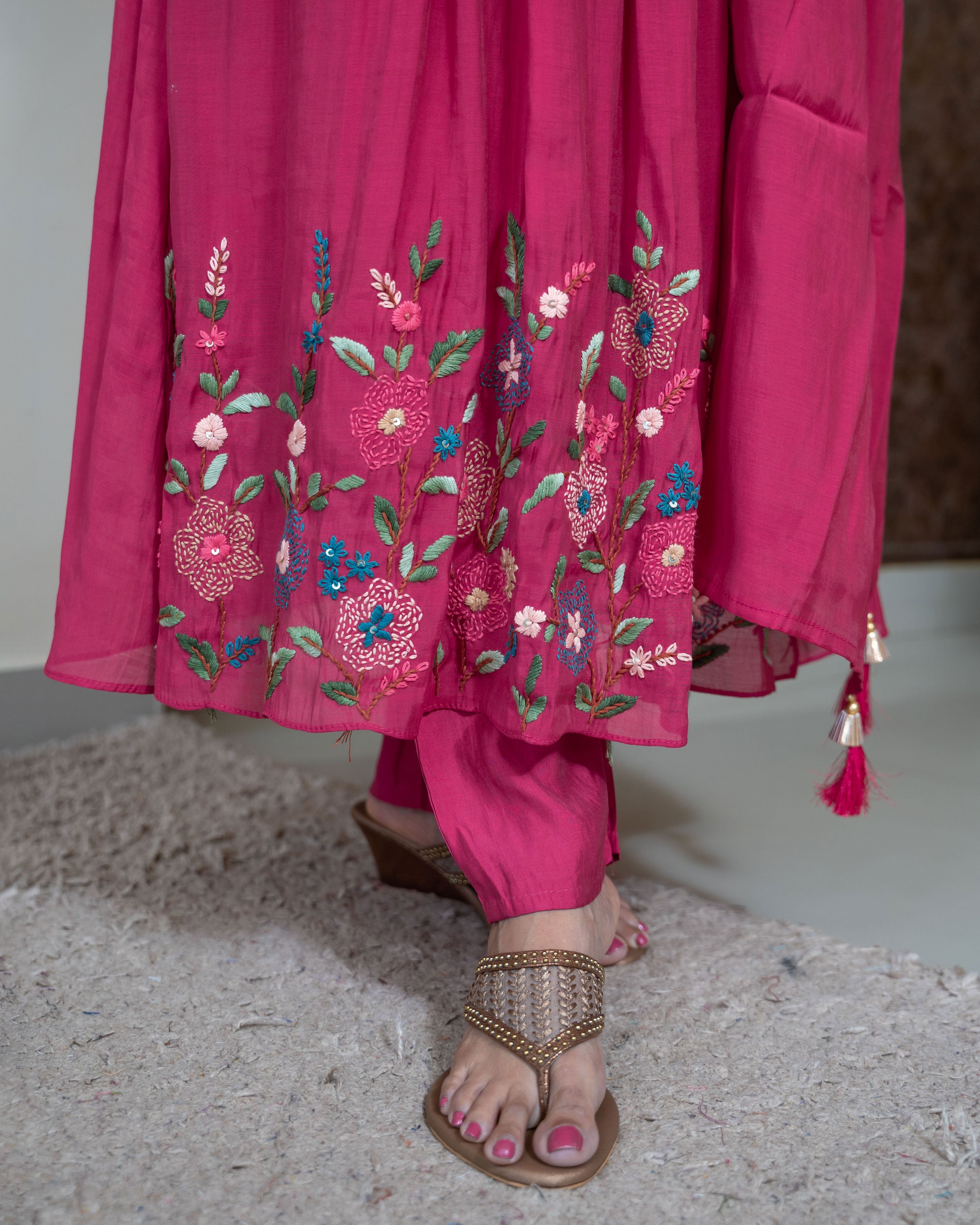 Load image into Gallery viewer, Mul Chanderi Kurti Set-3894
