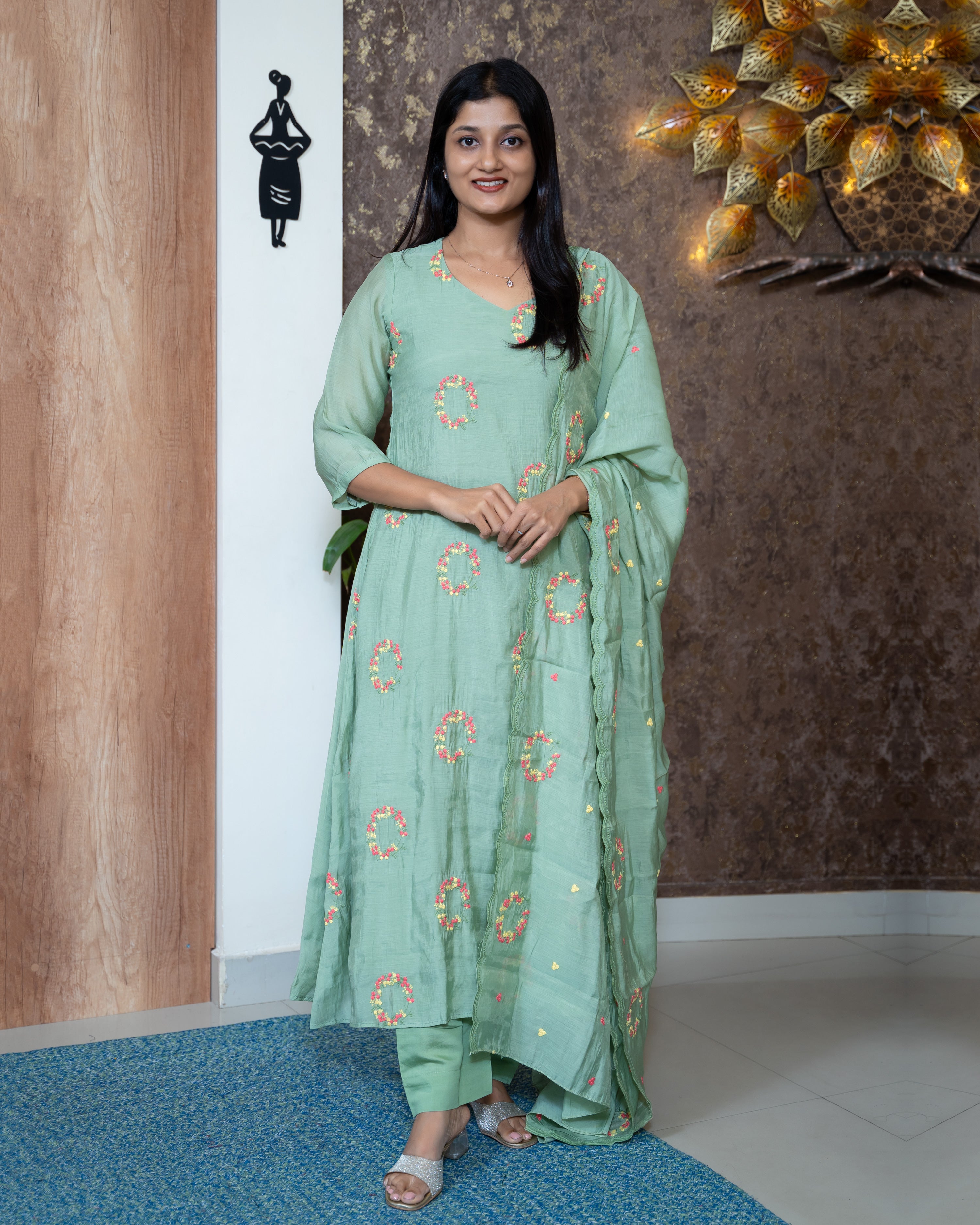 Load image into Gallery viewer, Mul Chanderi Suit-8175
