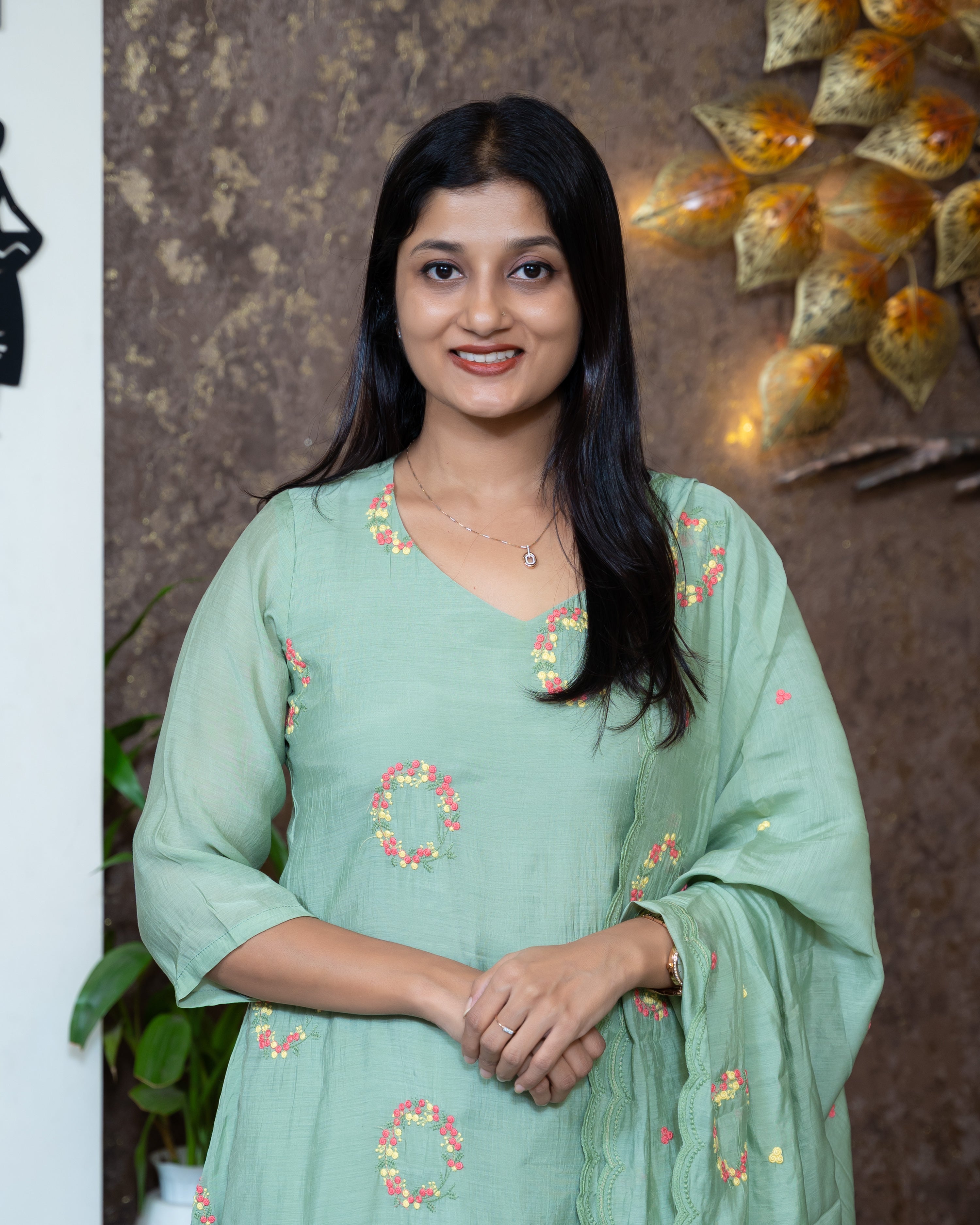 Load image into Gallery viewer, Mul Chanderi Suit-8175
