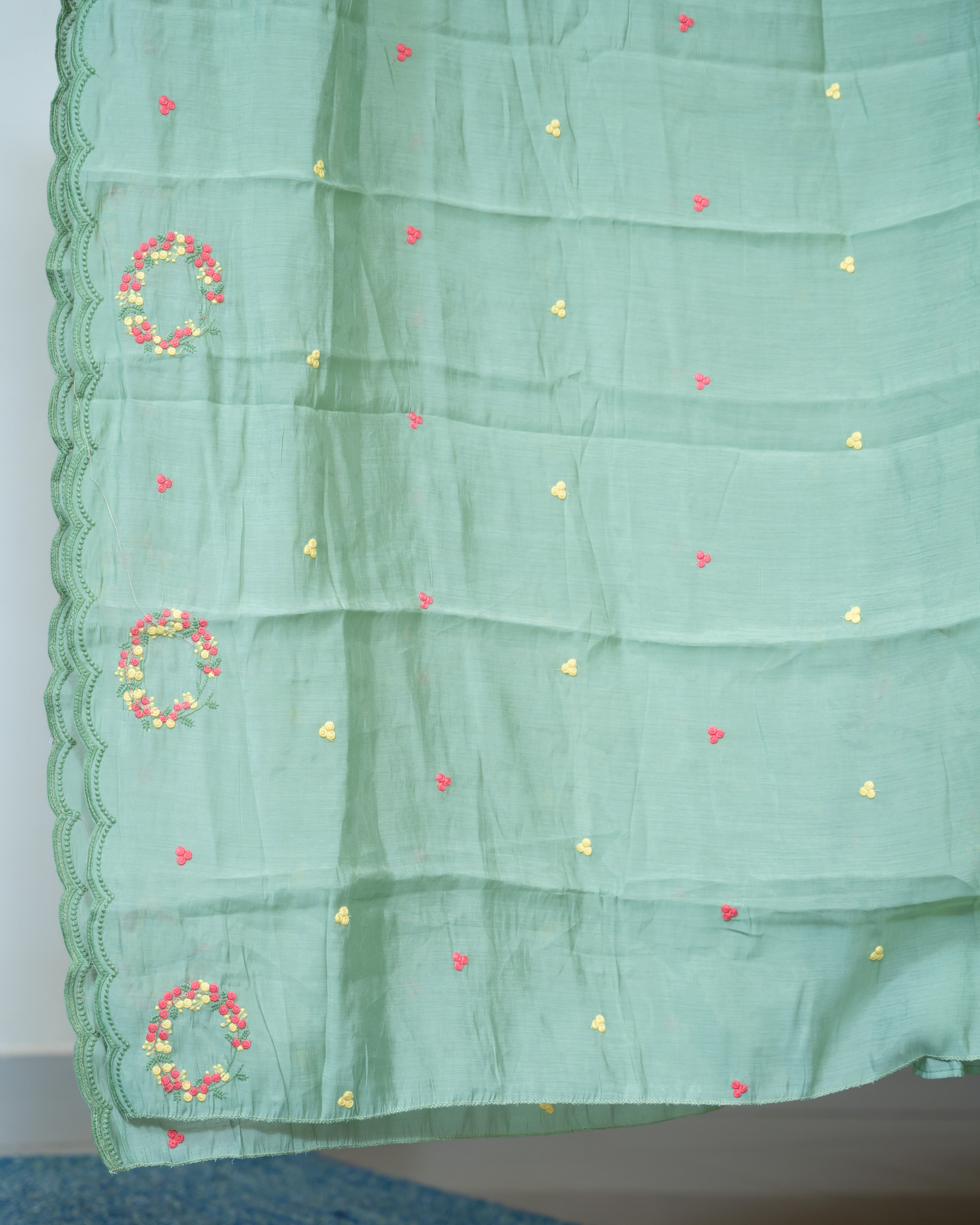 Load image into Gallery viewer, Mul Chanderi Suit-8175
