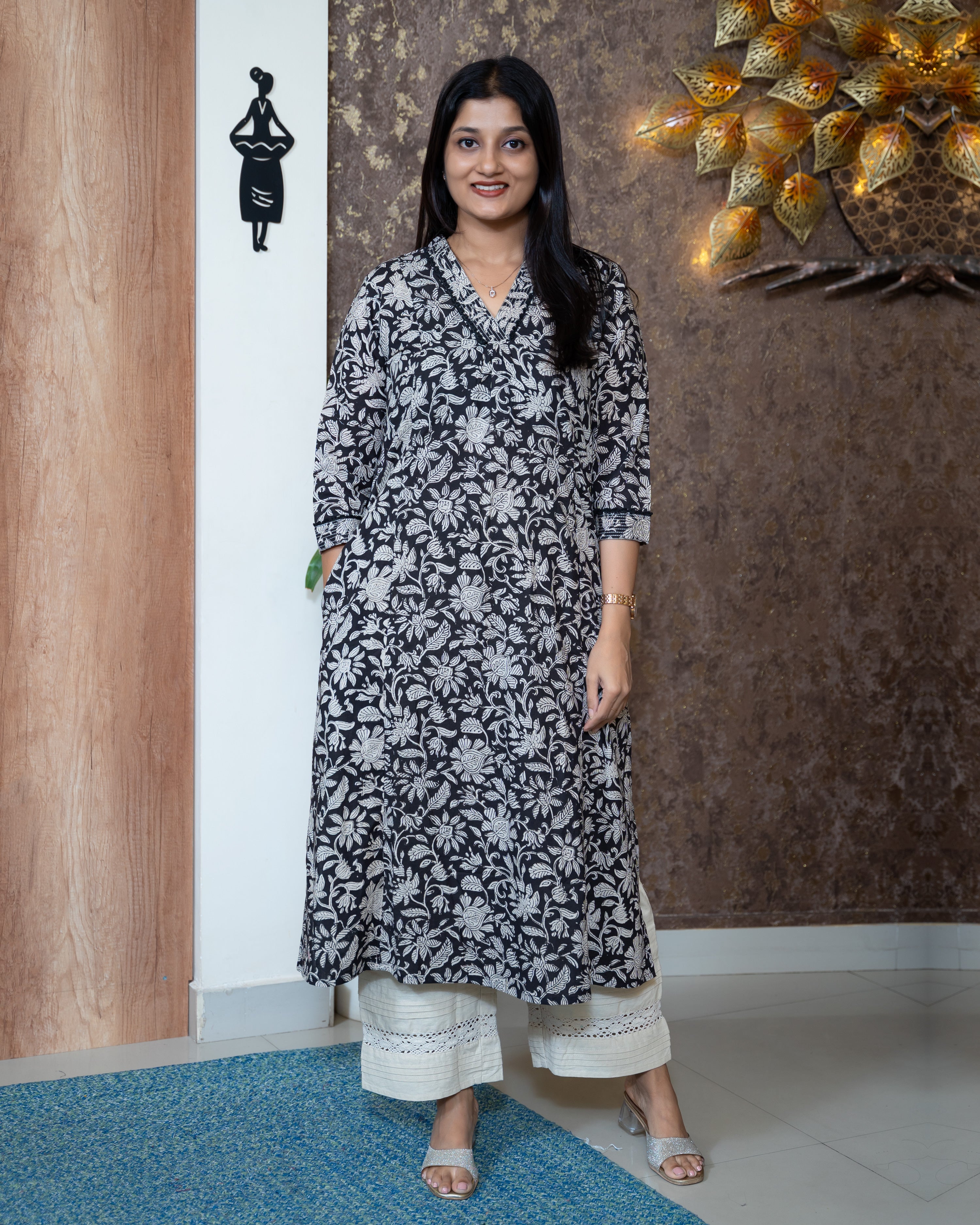 Load image into Gallery viewer, Cotton Kurti-8165
