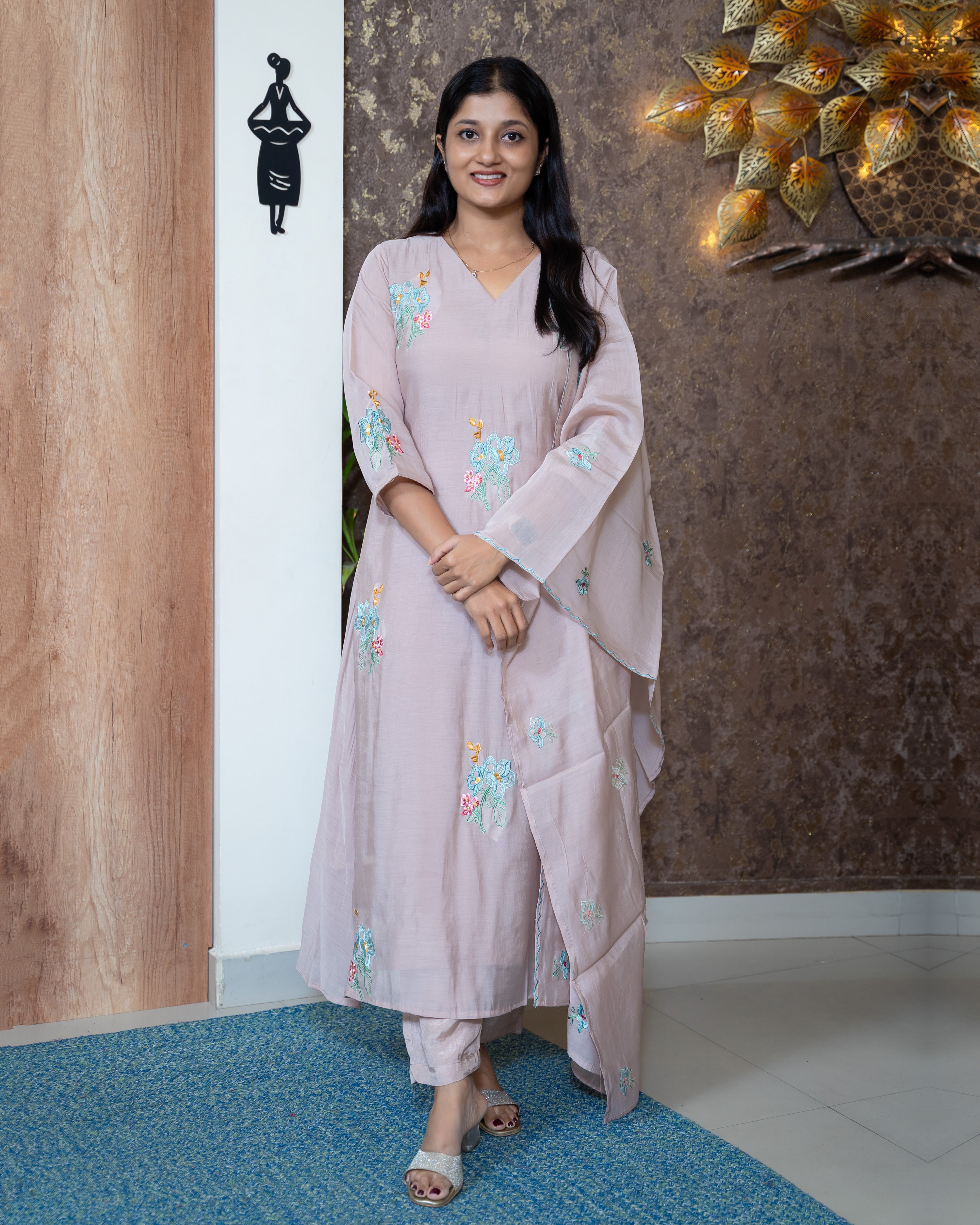 Load image into Gallery viewer, Mul Chanderi Suit-8205

