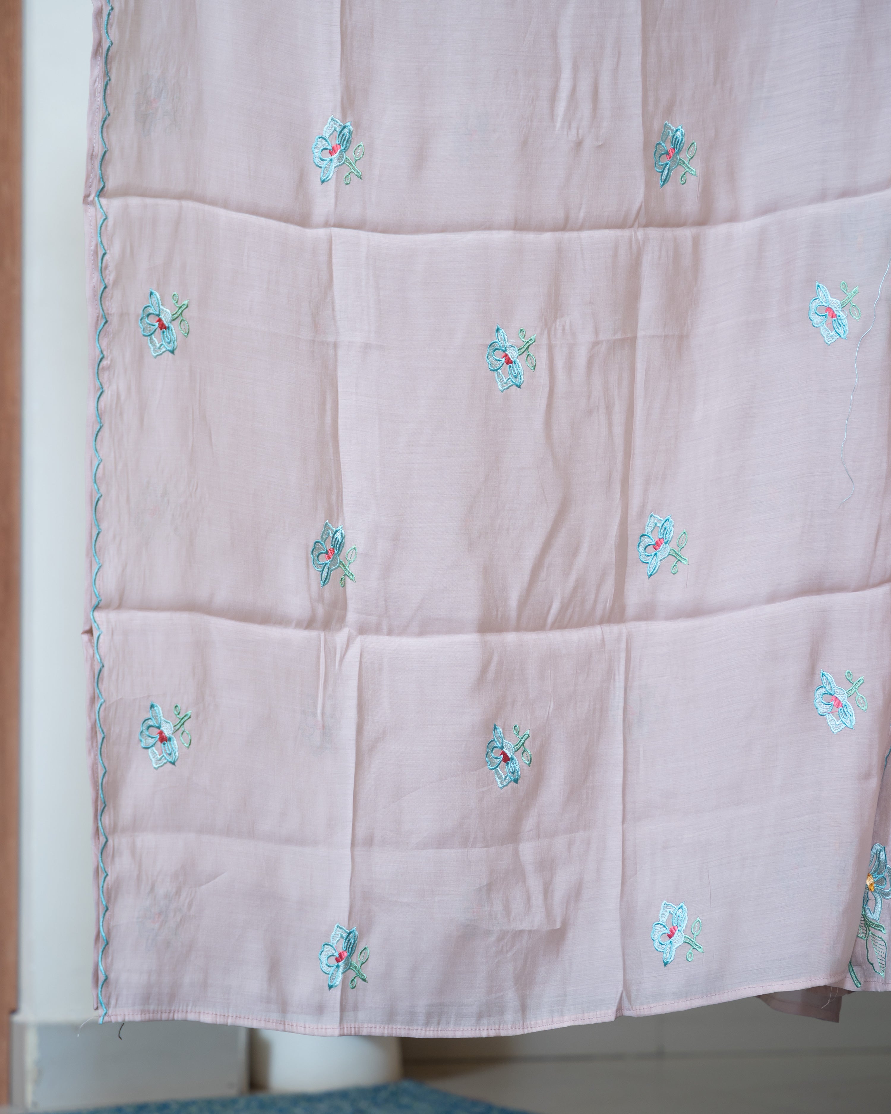 Load image into Gallery viewer, Mul Chanderi Suit-8205
