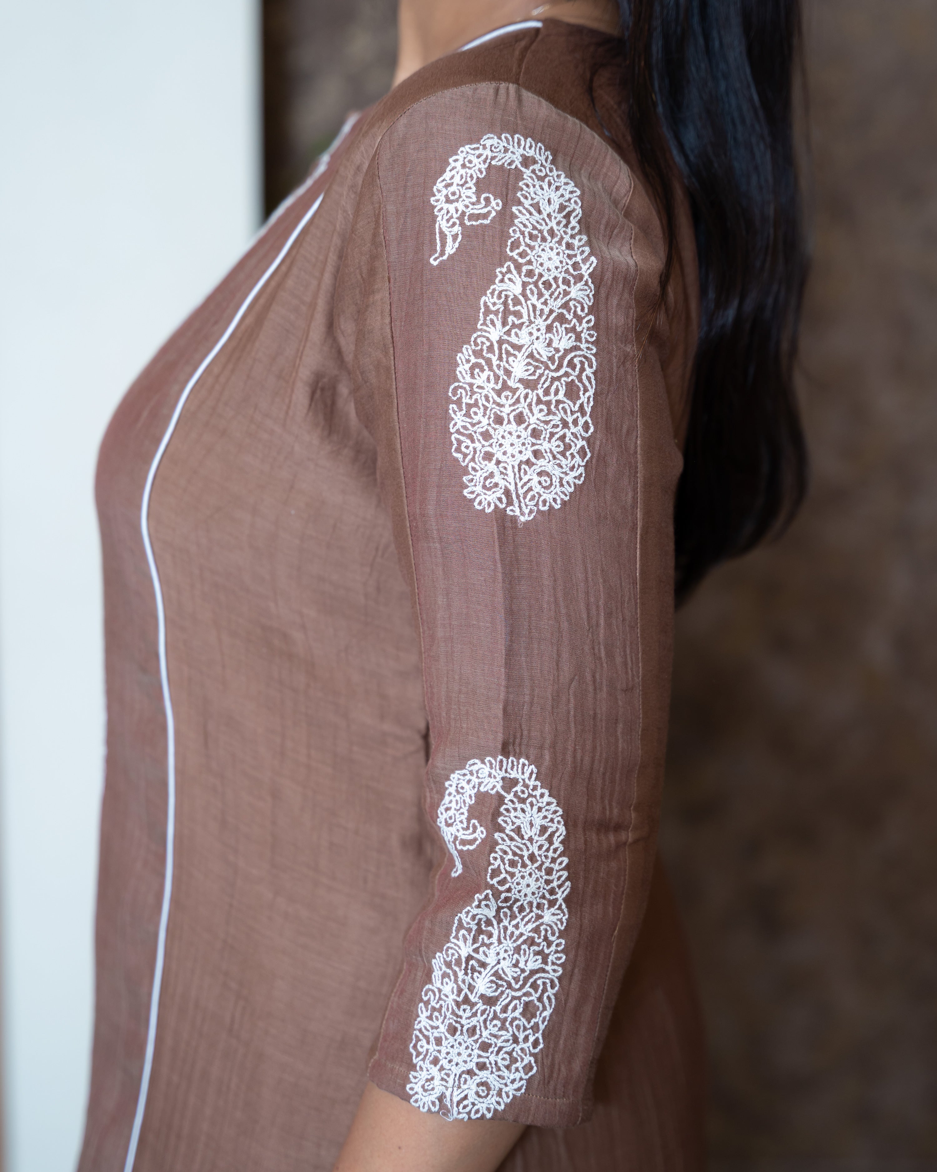 Load image into Gallery viewer, Mul Chanderi Designer Kurti(Pre-Order)-1084
