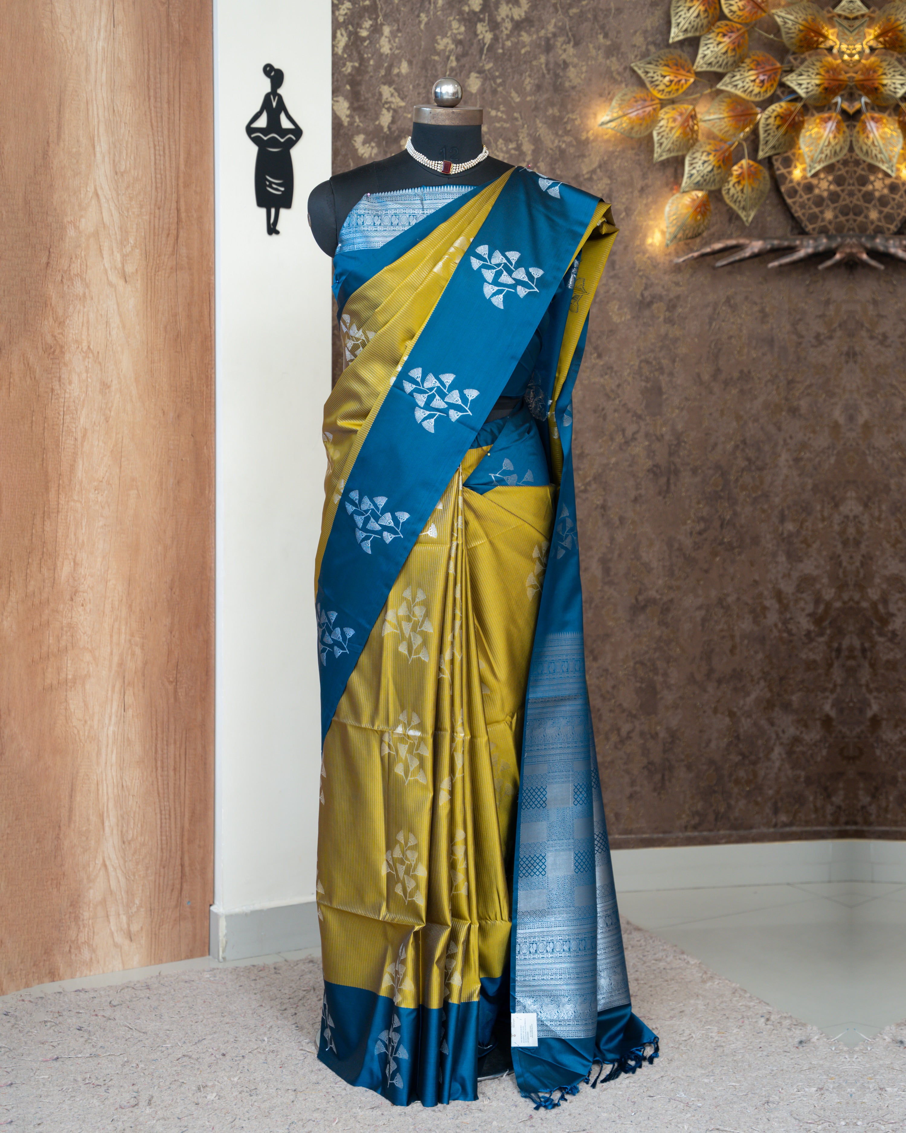 Load image into Gallery viewer, Semi Silk Saree-2609
