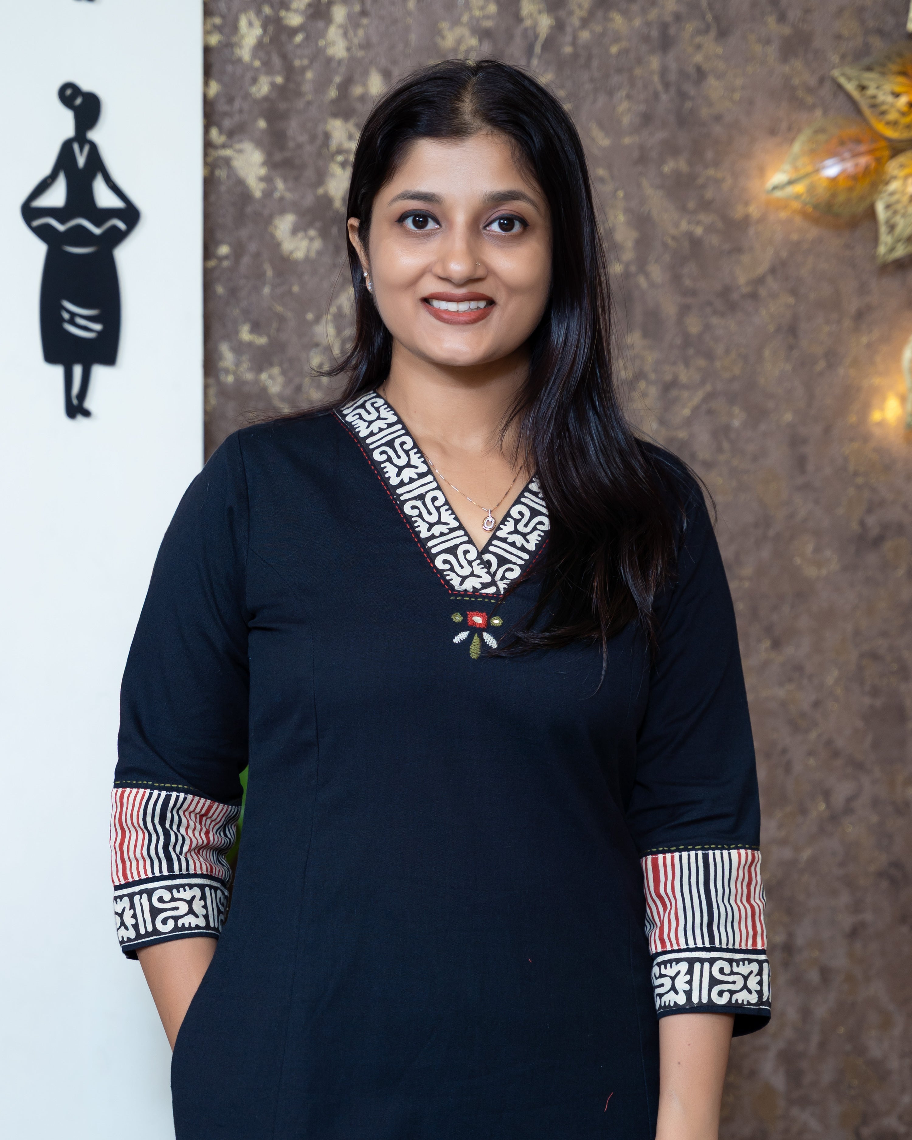 Load image into Gallery viewer, Cotto Kurti-8228
