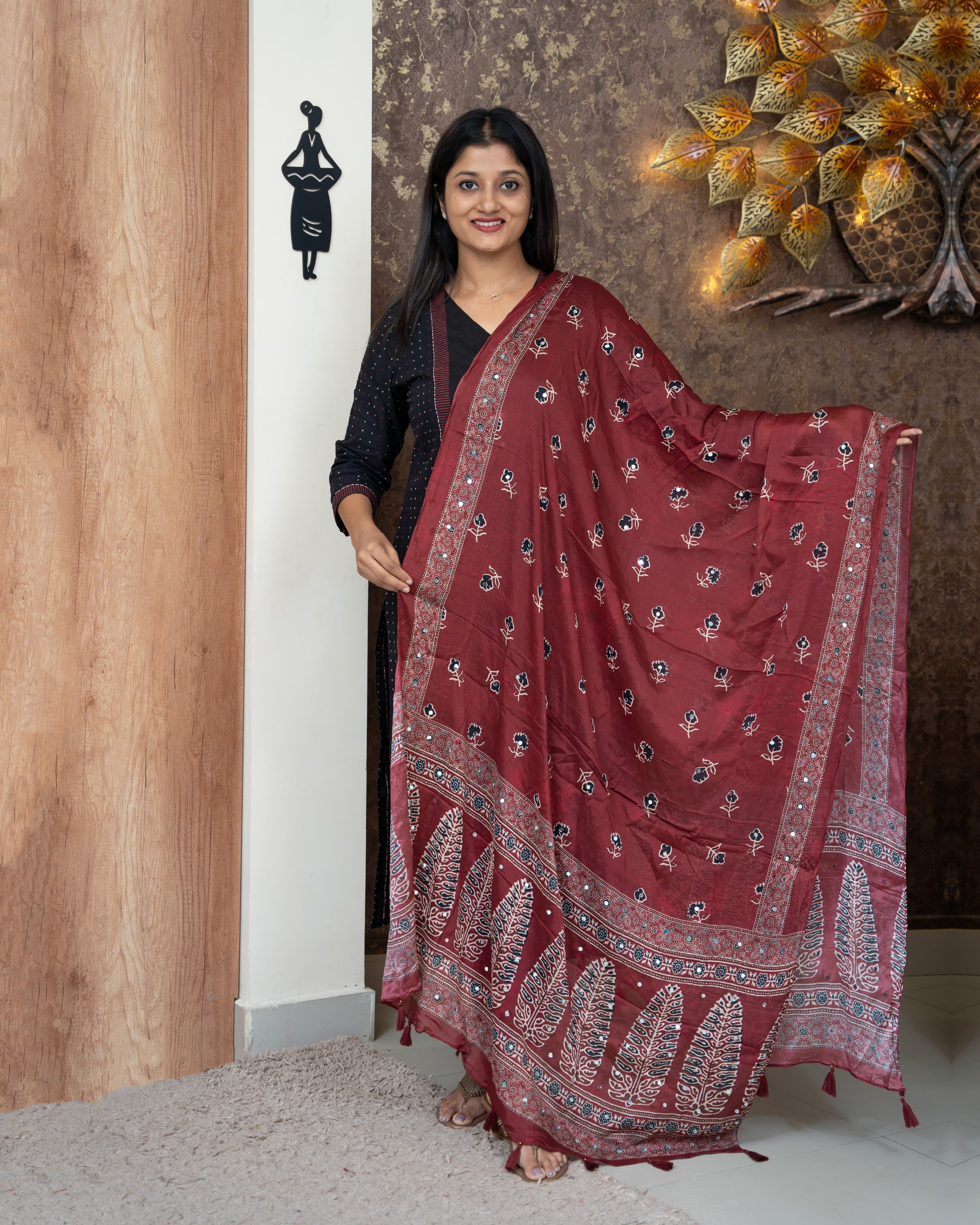 Load image into Gallery viewer, Crape Chinnon Dupatta-4131
