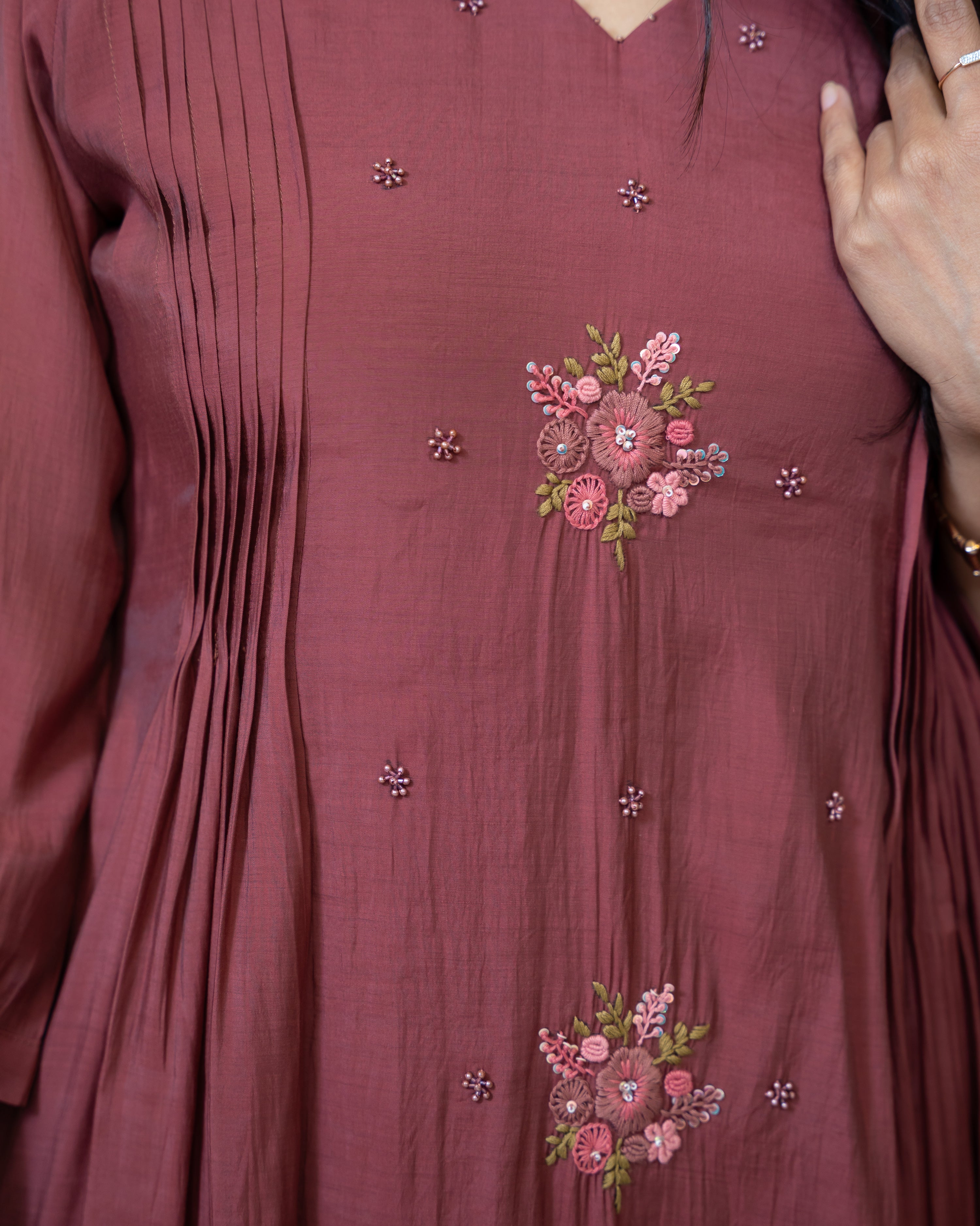 Load image into Gallery viewer, Mul Chanderi Suit-8375
