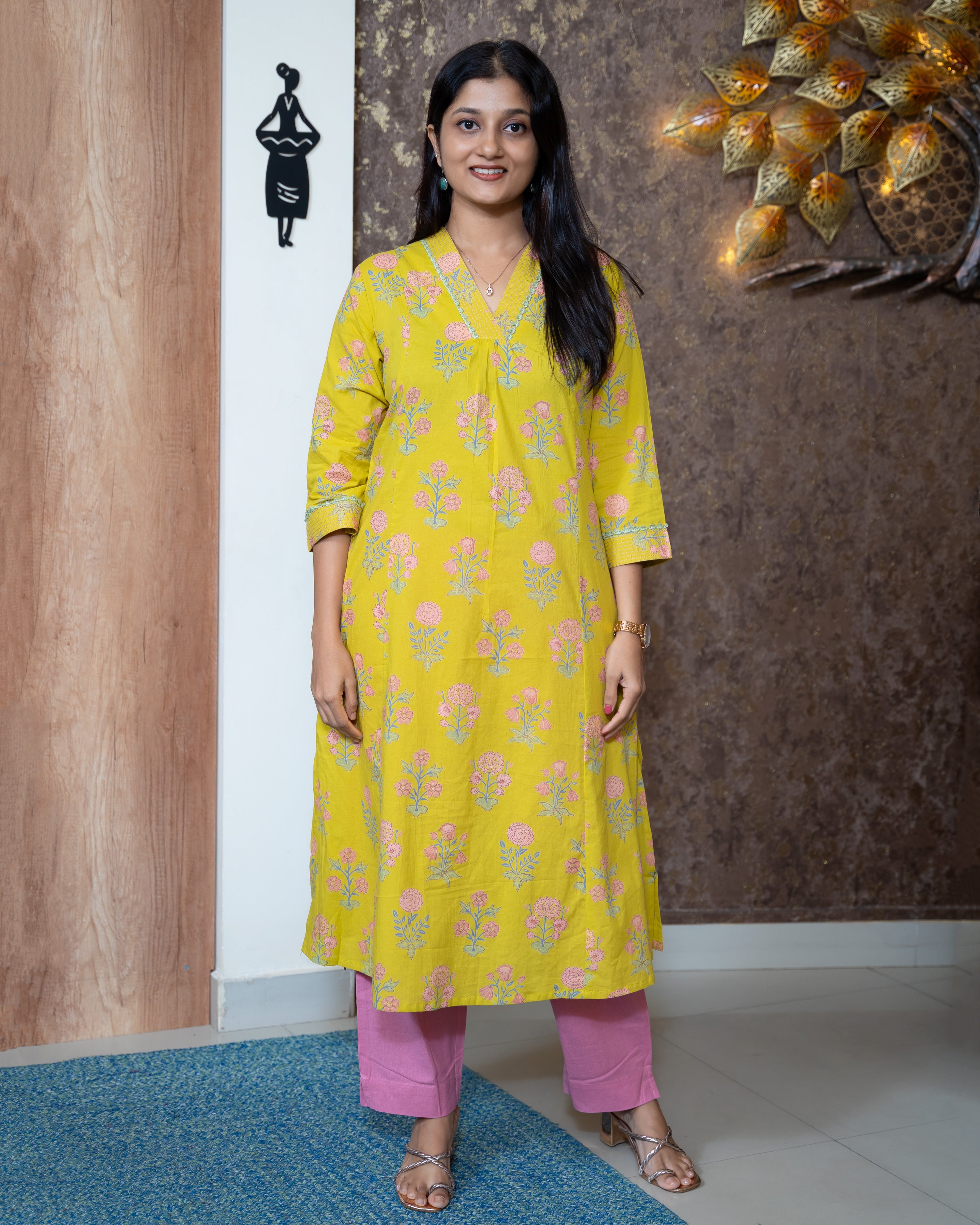 Load image into Gallery viewer, Cotton Kurti-8467
