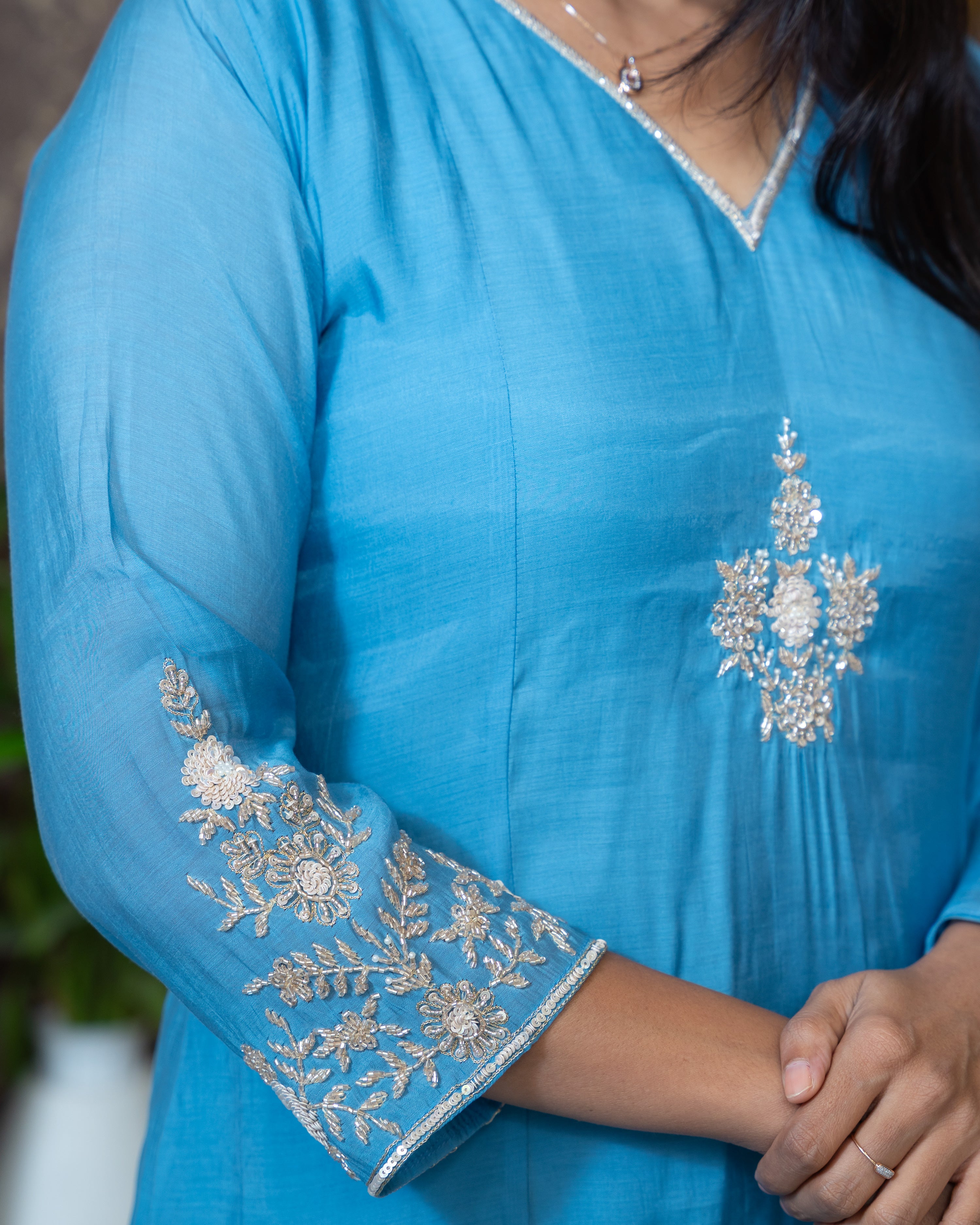 Load image into Gallery viewer, Mul Chanderi Suit
