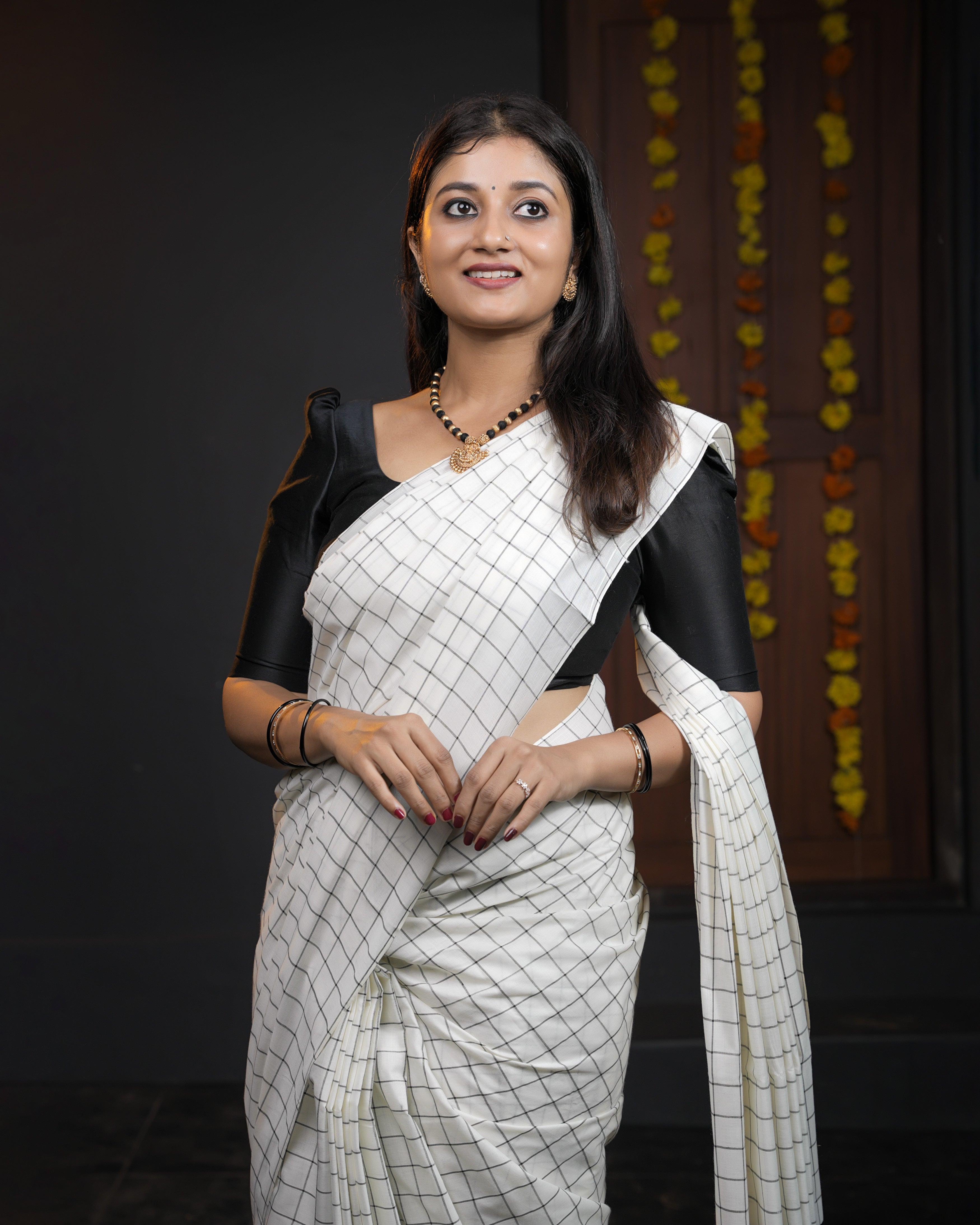 Load image into Gallery viewer, Kerala Checked Saree-5058
