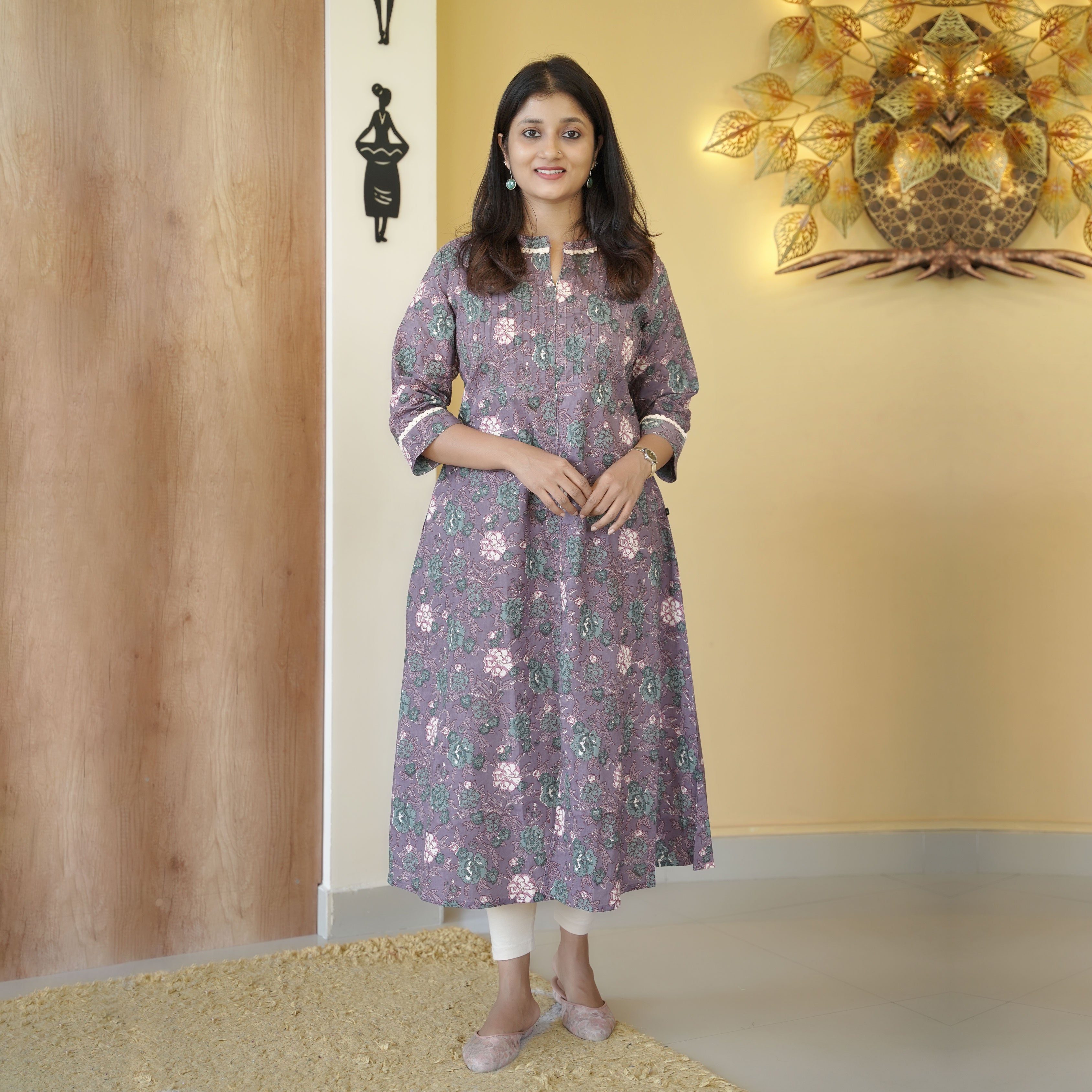Load image into Gallery viewer, COTTON PRINTED KURTI-4523
