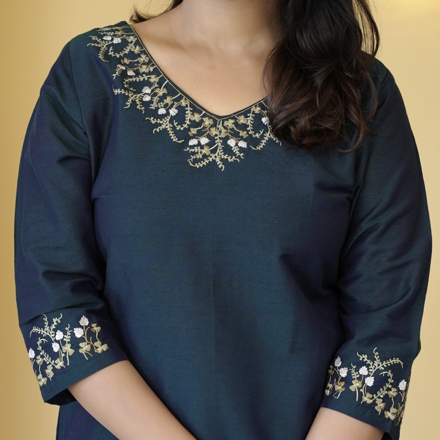 Load image into Gallery viewer, Raw Cotton Kurti-4516
