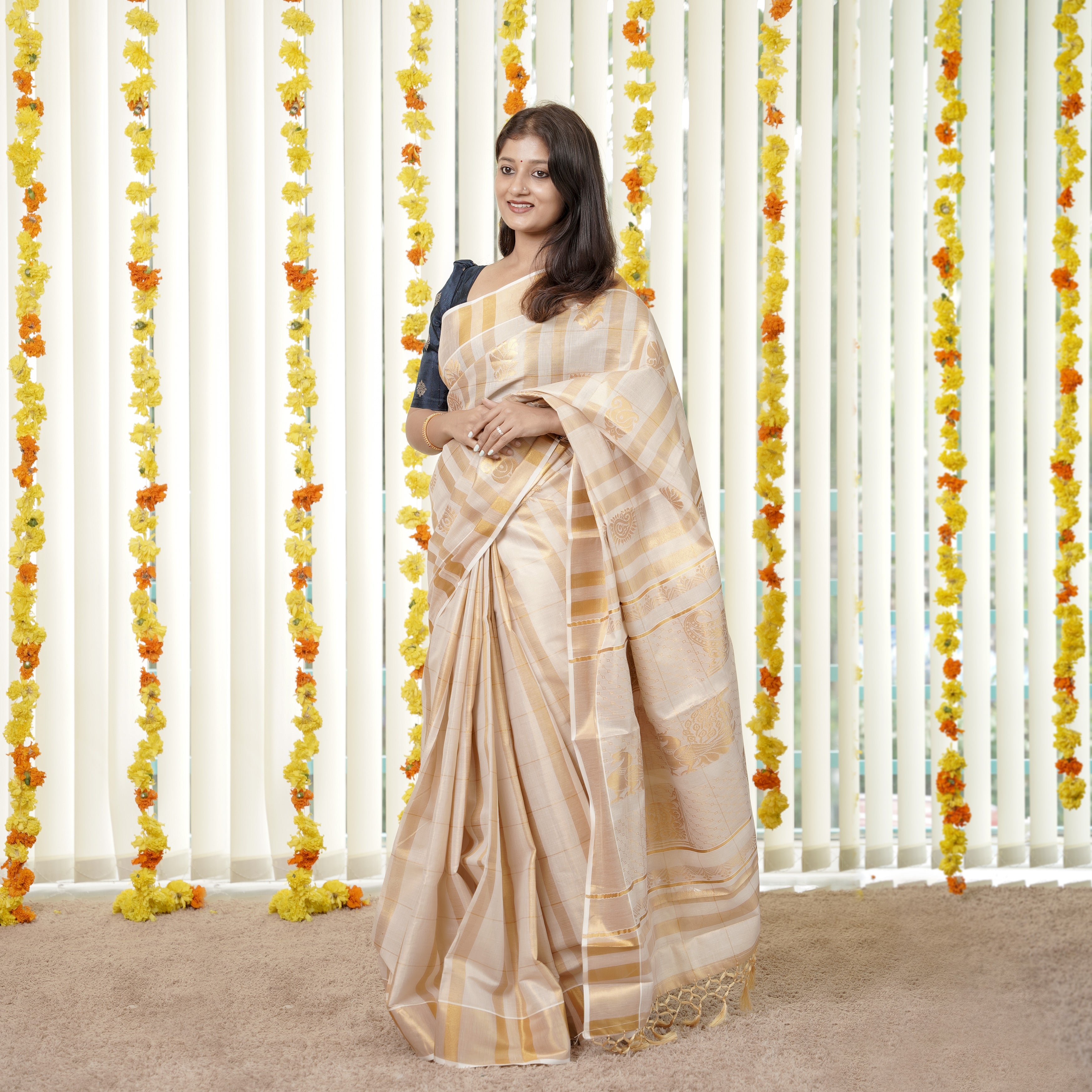 Load image into Gallery viewer, Tissue Kasavu Kerala Saree- 5063
