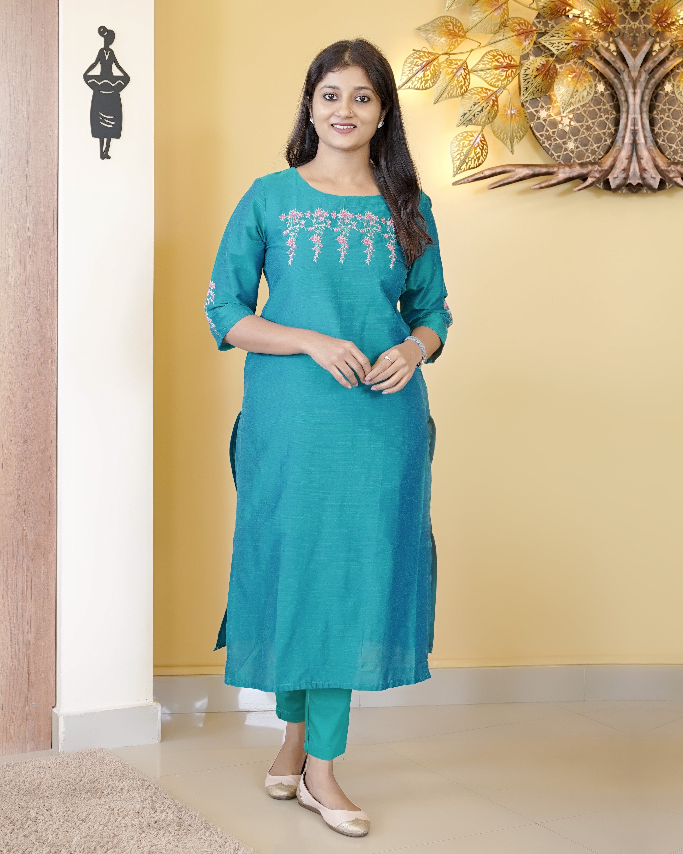 Load image into Gallery viewer, Raw Cotton Slitted Kurti- 4516
