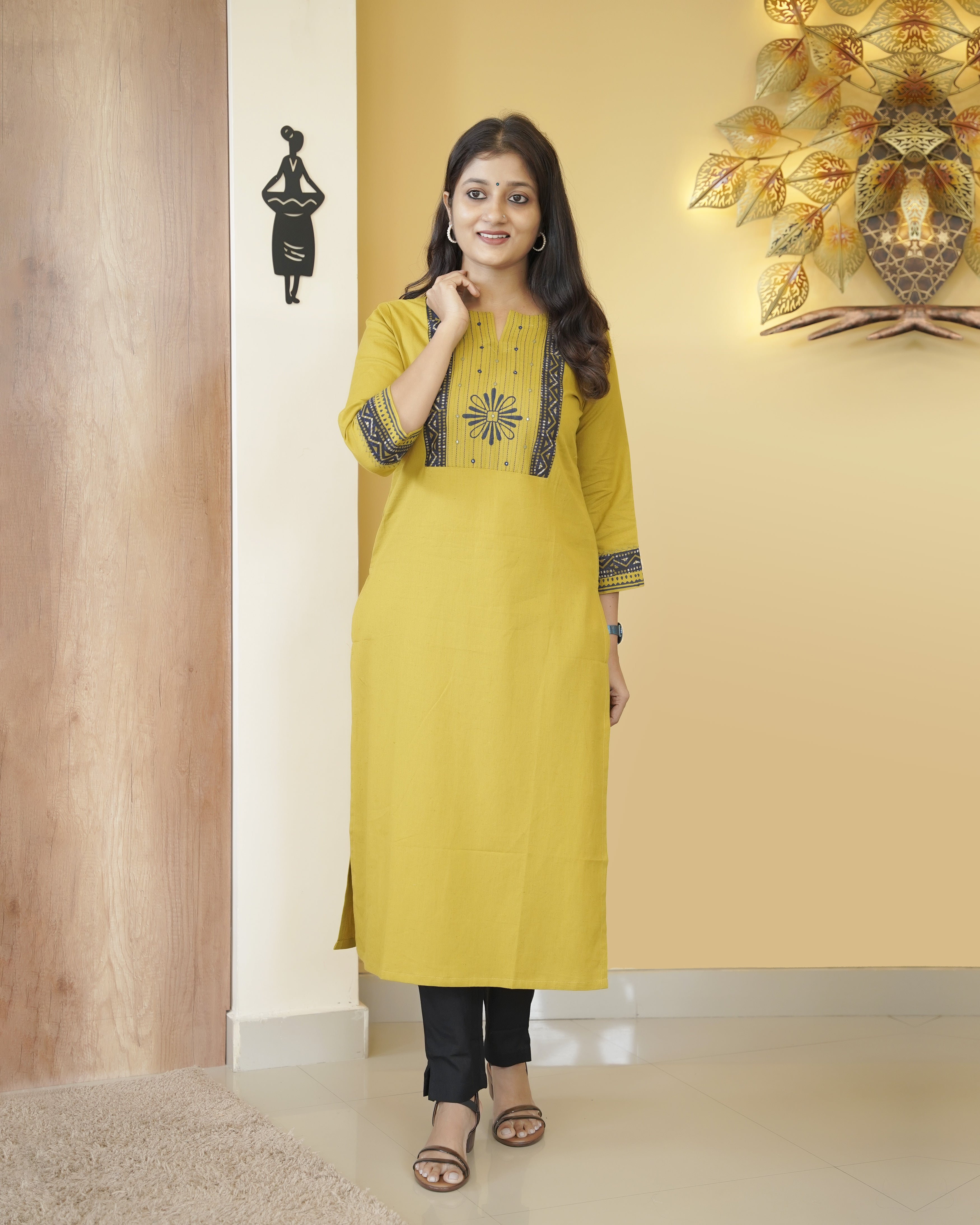 Load image into Gallery viewer, Pure Cotton Slitted Kurti- 4502
