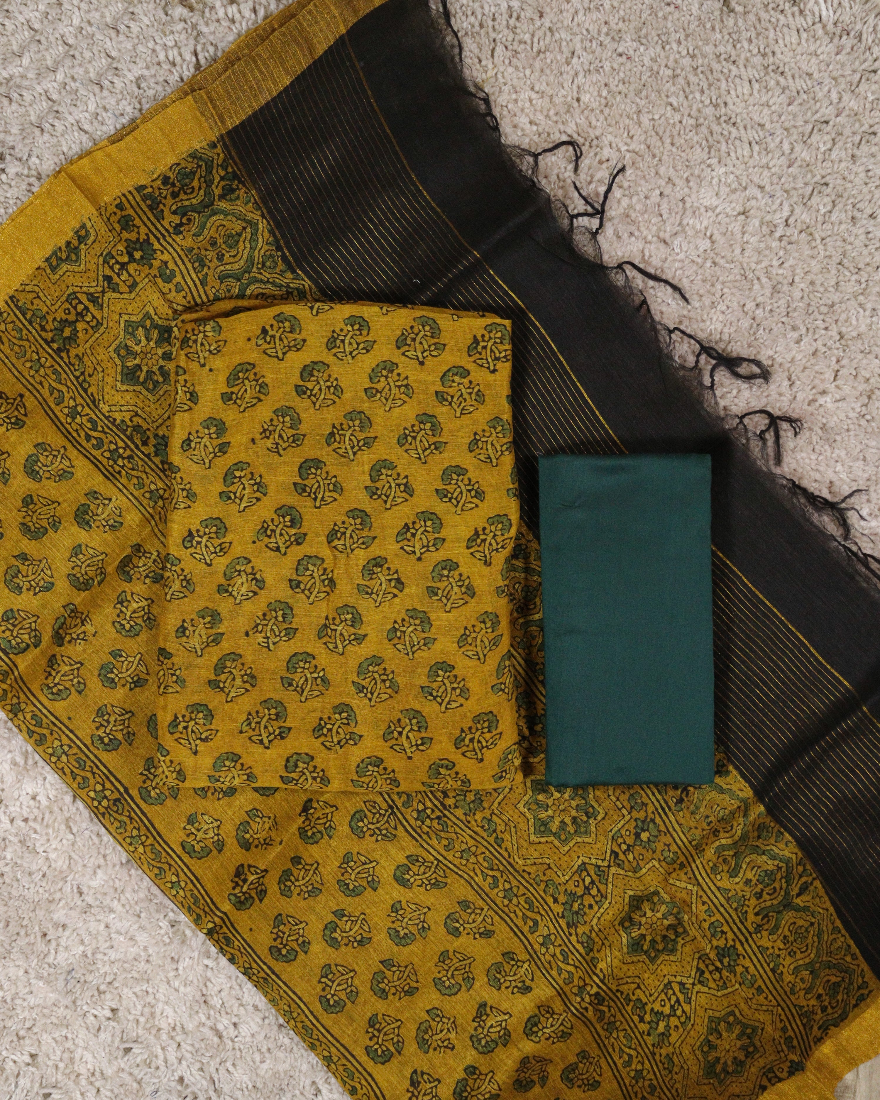 Load image into Gallery viewer, Linen Silk Unstitched Suit-4804
