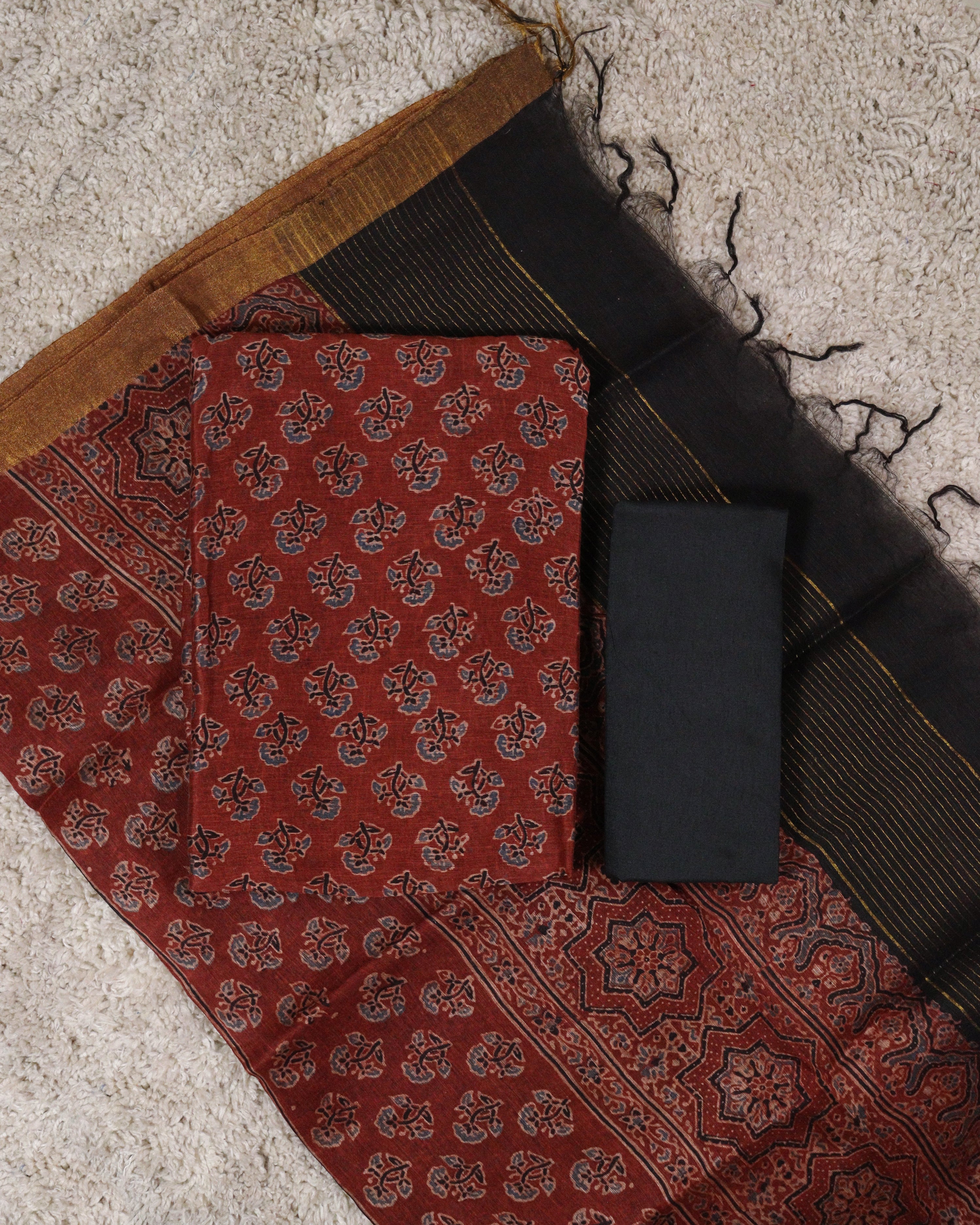 Load image into Gallery viewer, Linen Silk Unstitched Suit-4804
