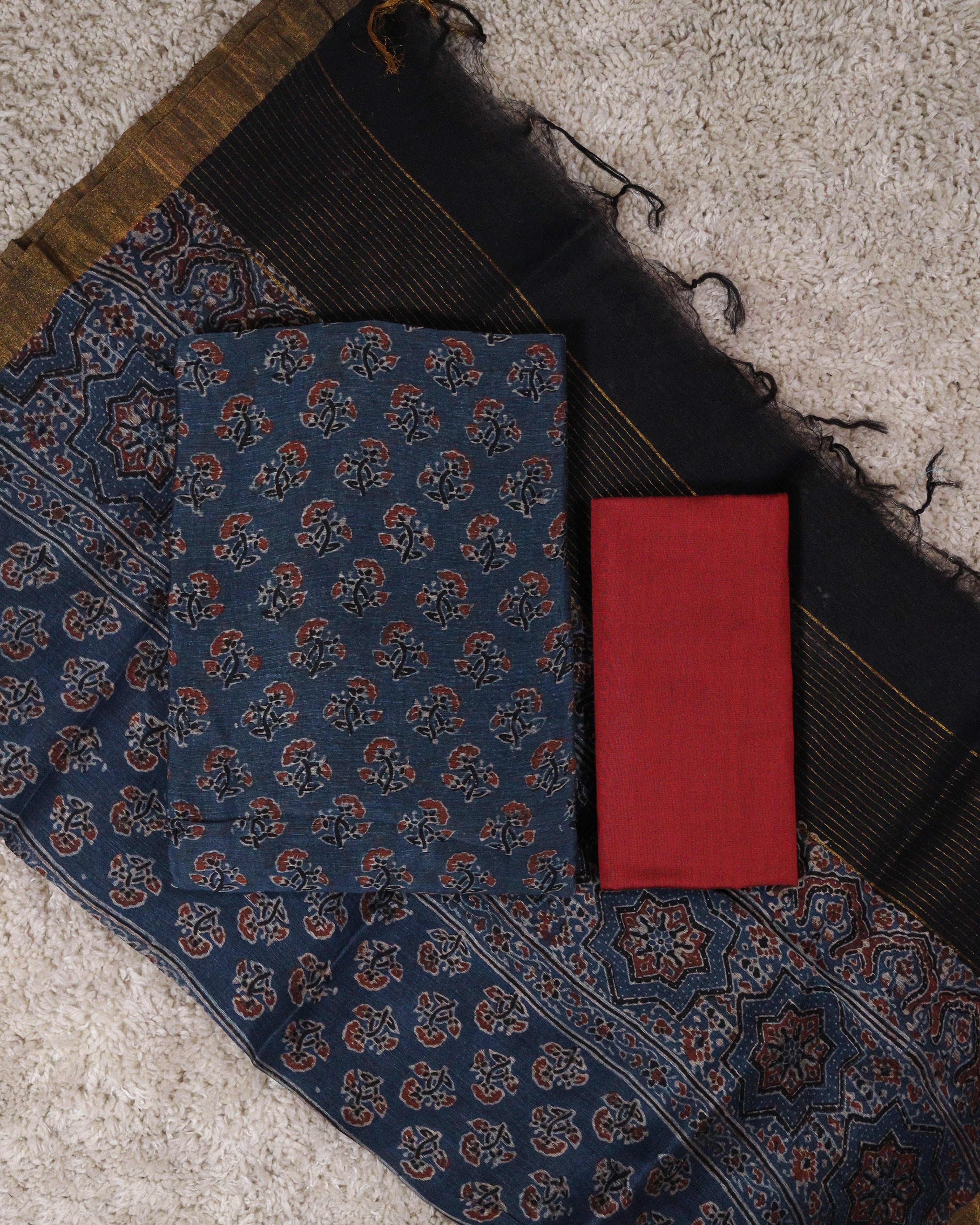 Load image into Gallery viewer, Linen Silk Unstitched Suit-4804
