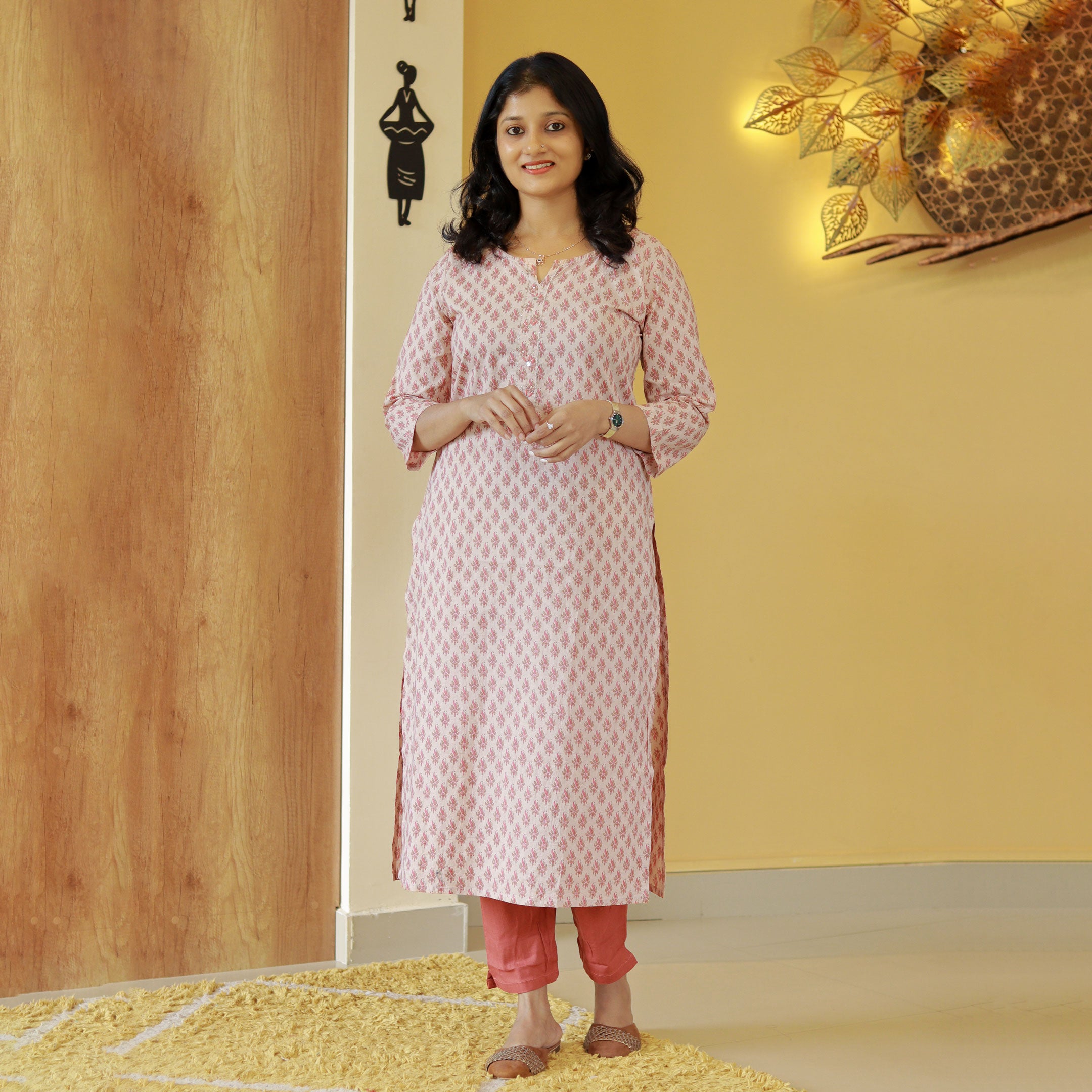 Load image into Gallery viewer, Pure Cotton Block Printed Kurti -4051
