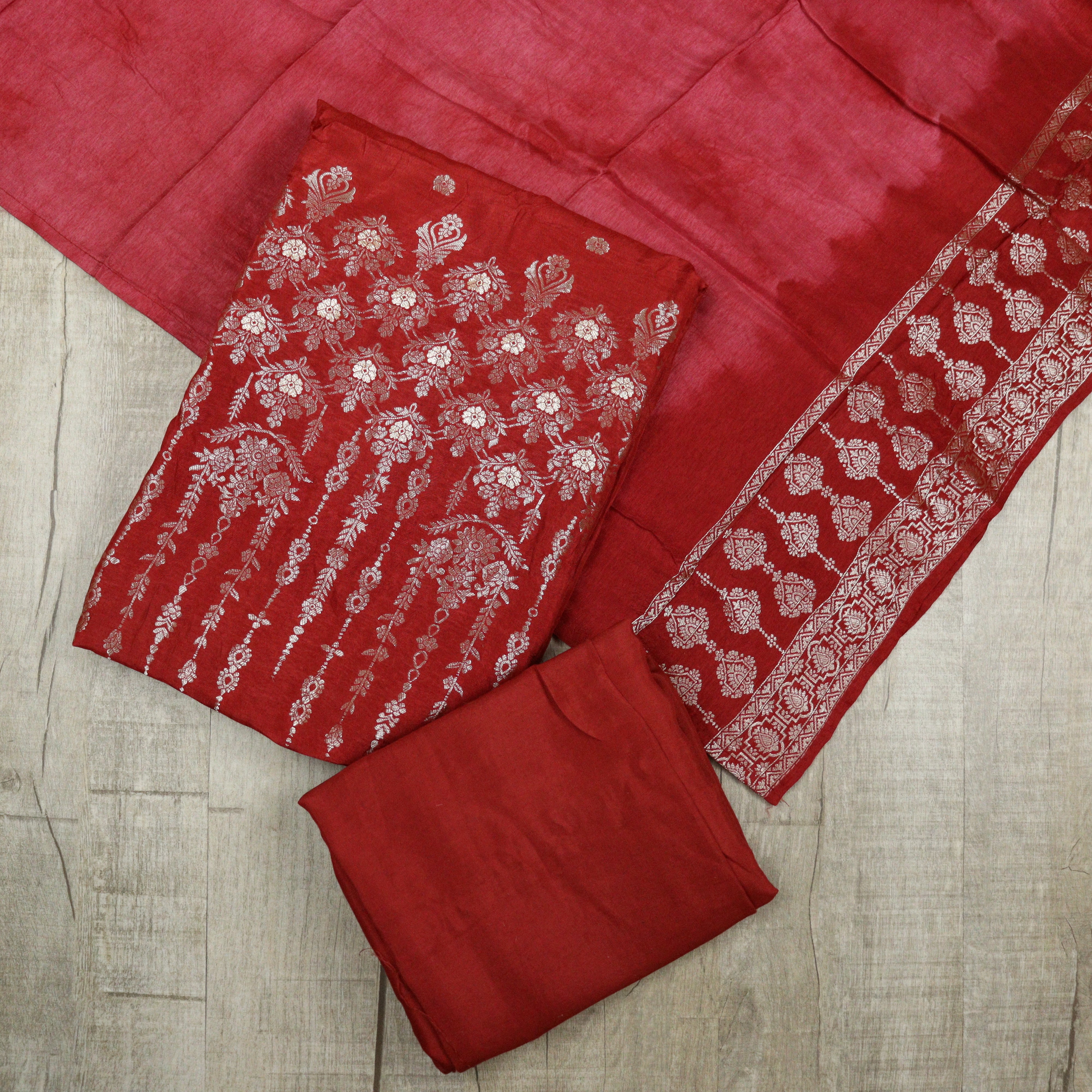 Load image into Gallery viewer, Chilly Red Pure Banarasi Suit-3514
