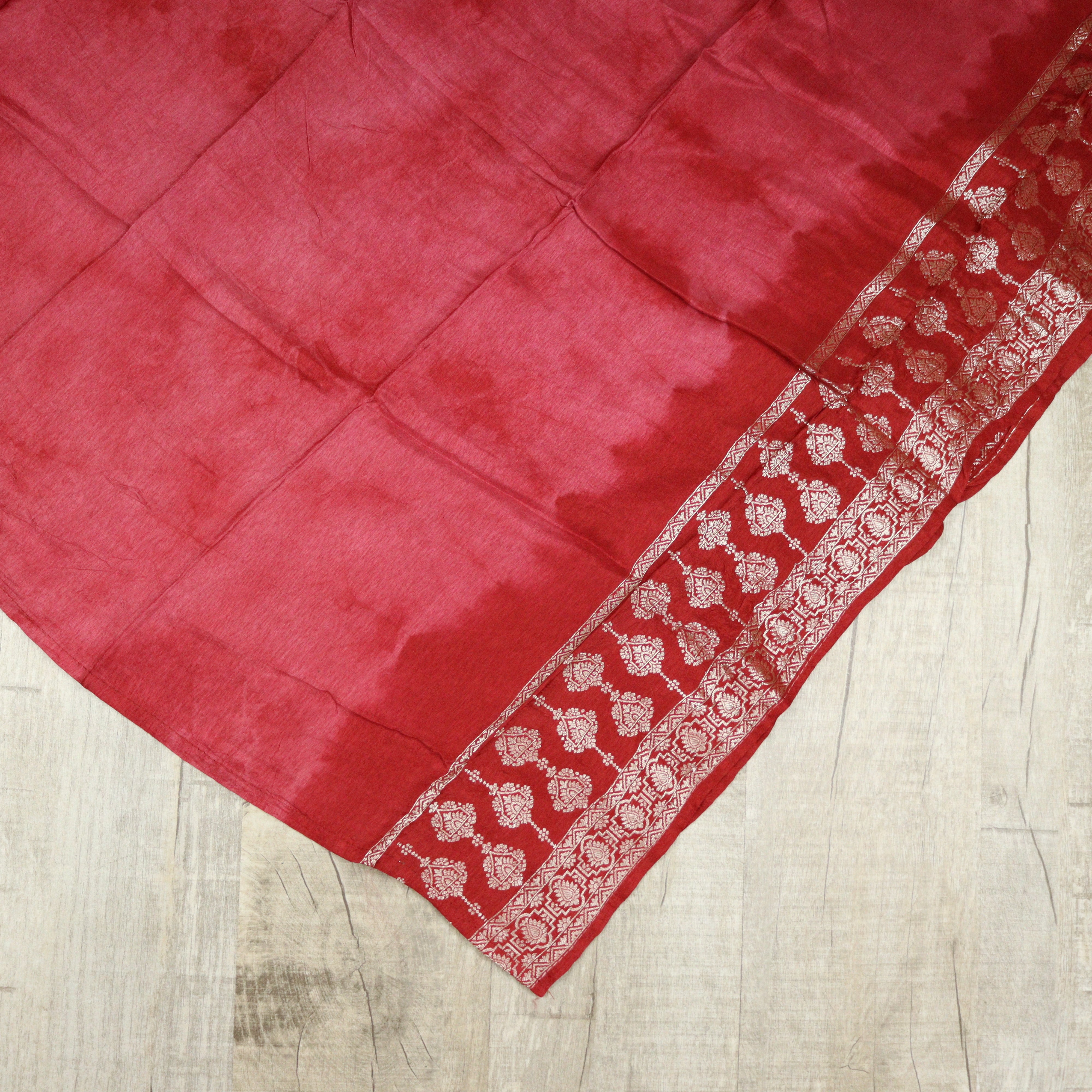 Load image into Gallery viewer, Chilly Red Pure Banarasi Suit-3514

