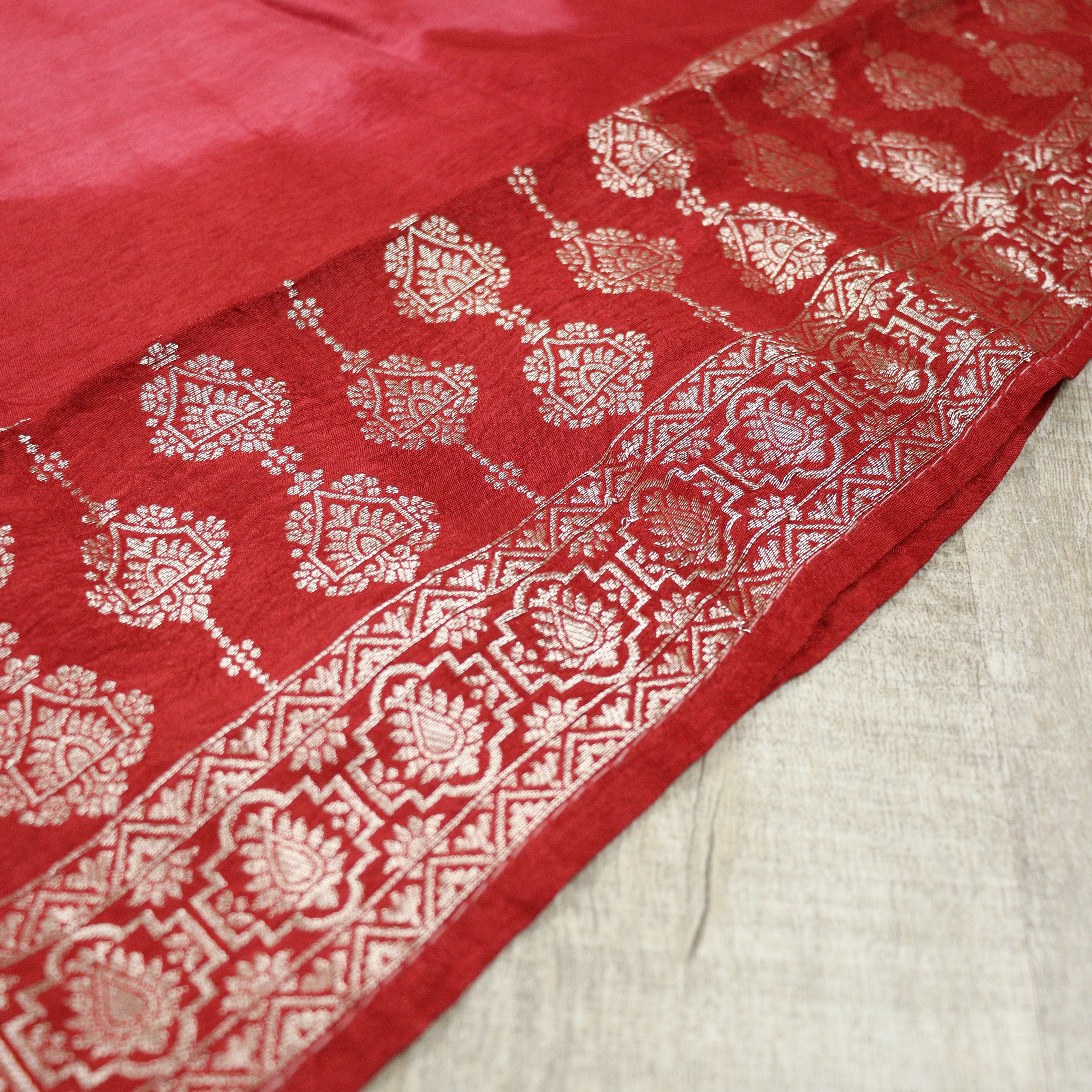 Load image into Gallery viewer, Chilly Red Pure Banarasi Suit-3514
