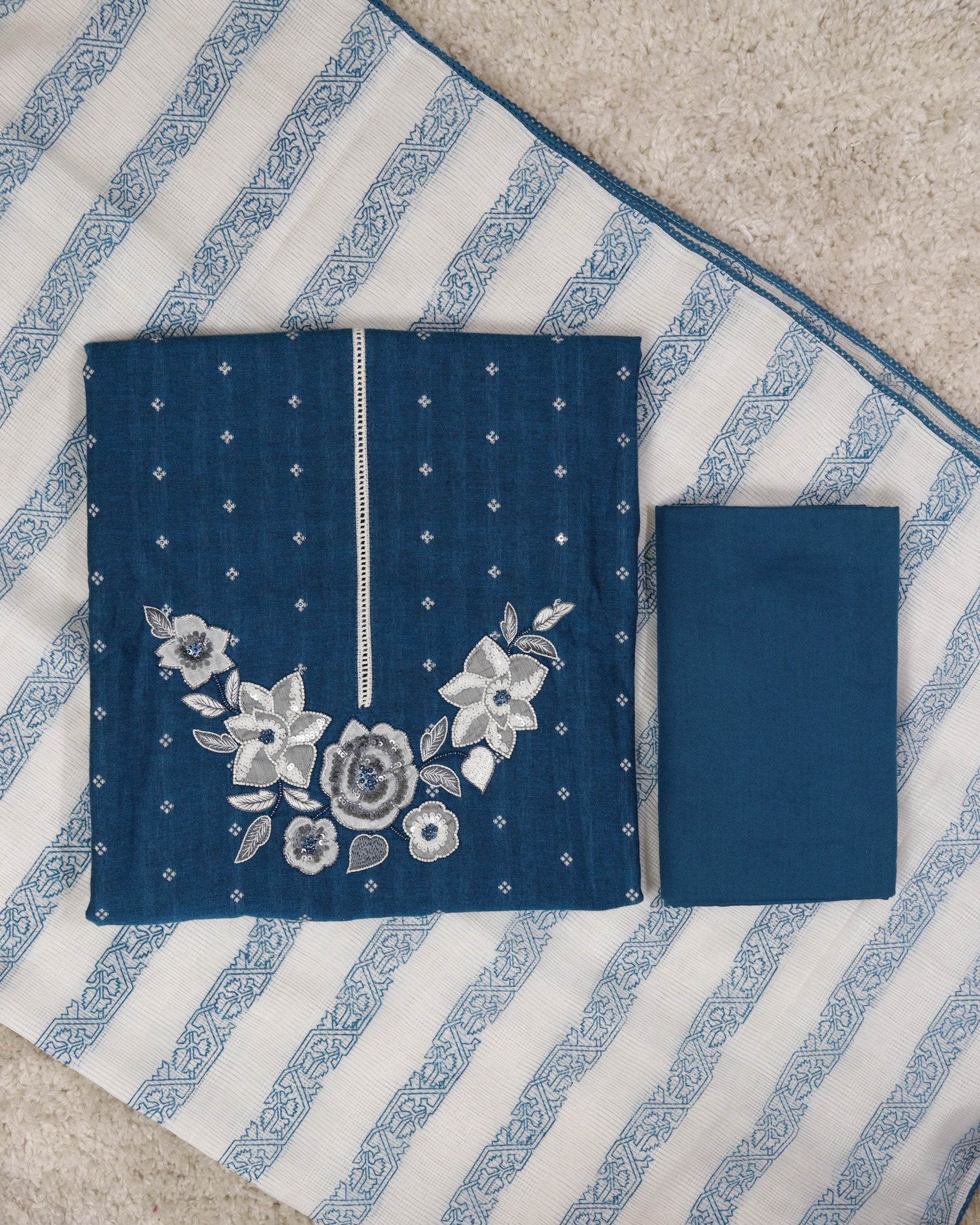 Load image into Gallery viewer, Pure Handloom Cotton Unstitched Suit - 2261
