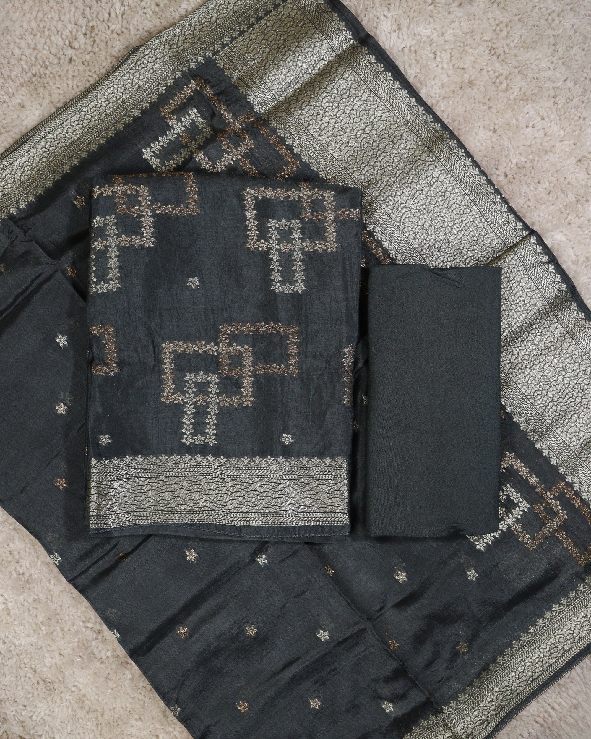 Load image into Gallery viewer, Banarasi Unstitched Suit - 2392
