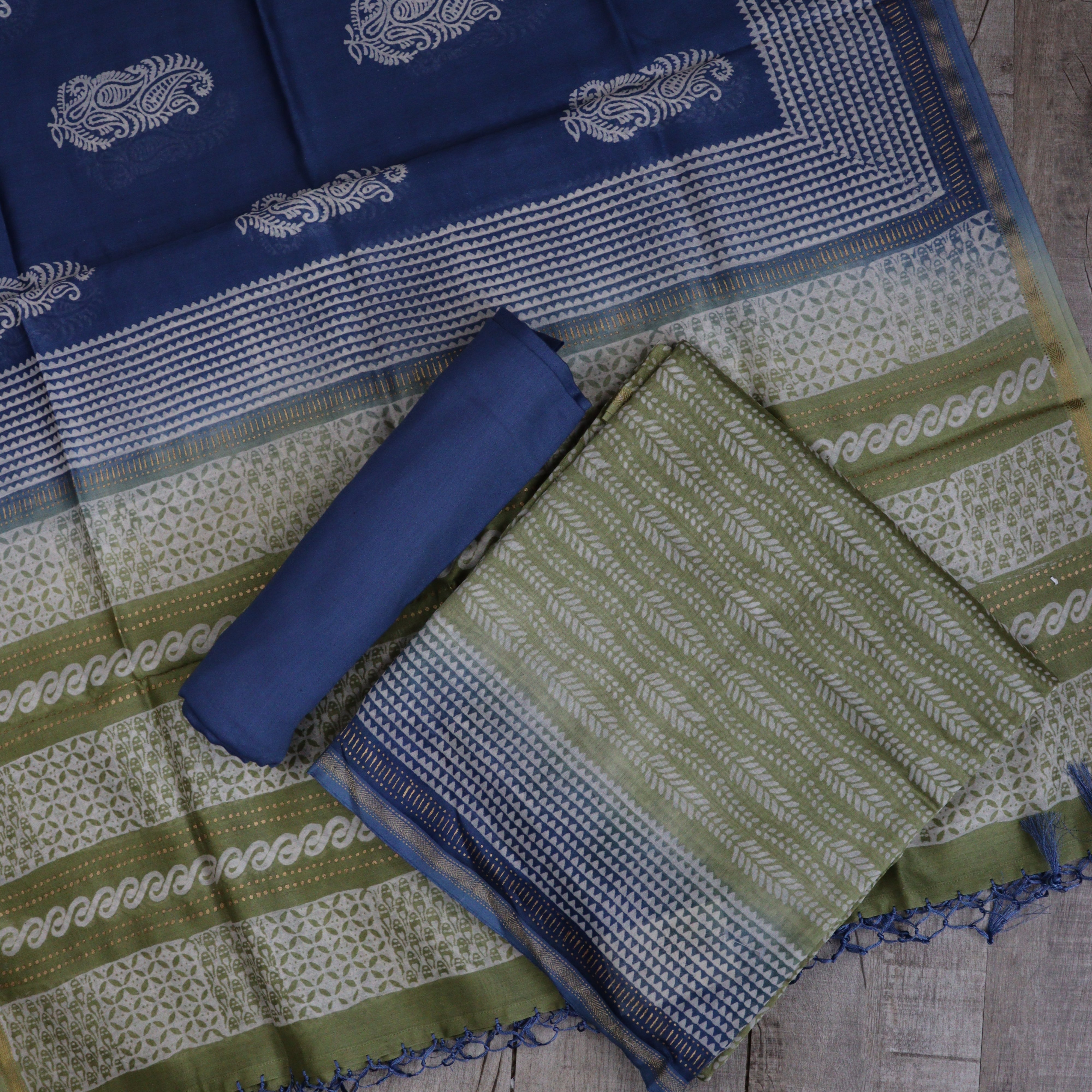 Load image into Gallery viewer, Pure Maheswari Silk Suit- 3599
