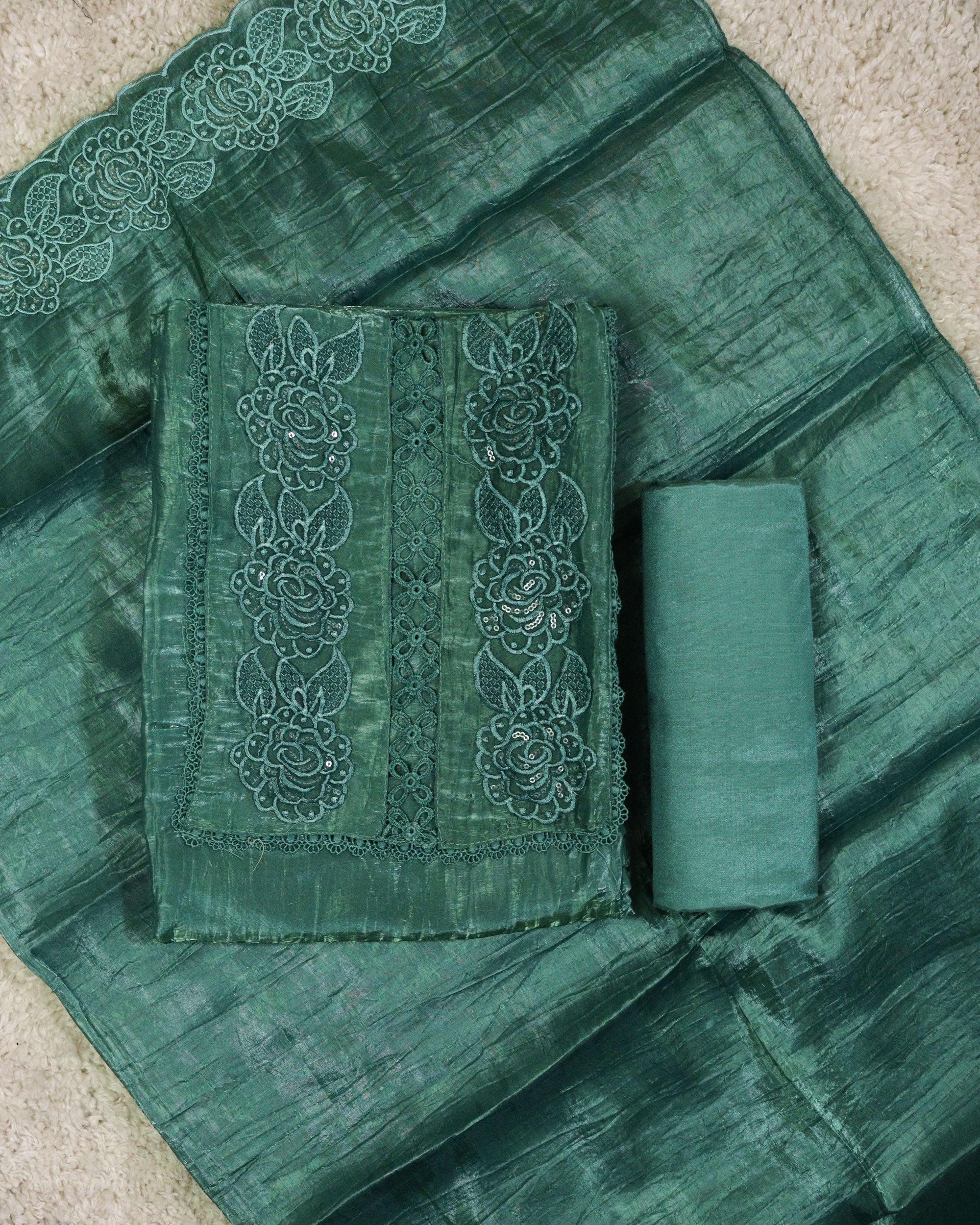 Load image into Gallery viewer, Crushed Satin Organza Unstitched Suit - 2776
