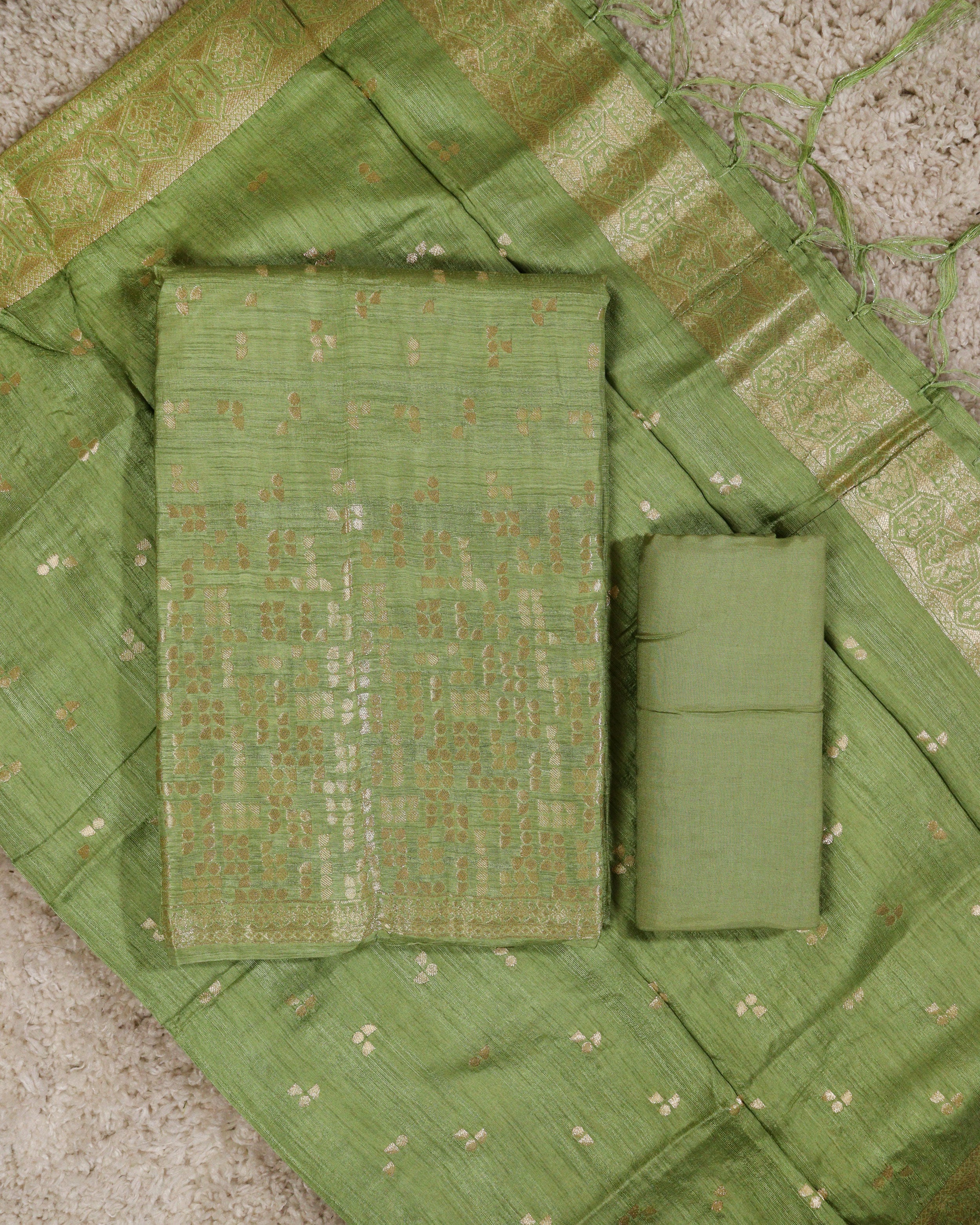 Load image into Gallery viewer, Banarasi Unstitched Suit-2940

