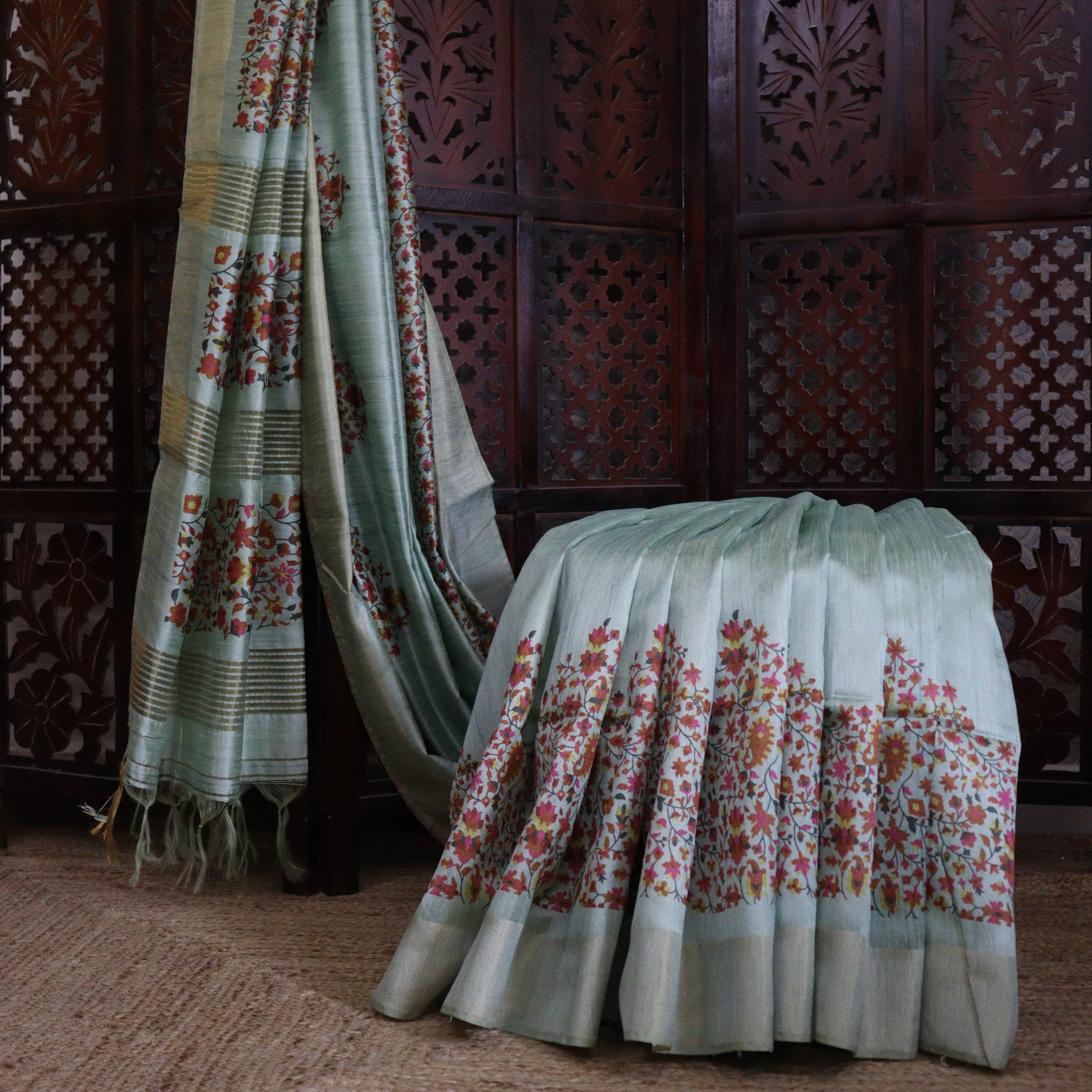 Load image into Gallery viewer, Floral Digital Printed Semi Tussar Sarees mint green Colour
