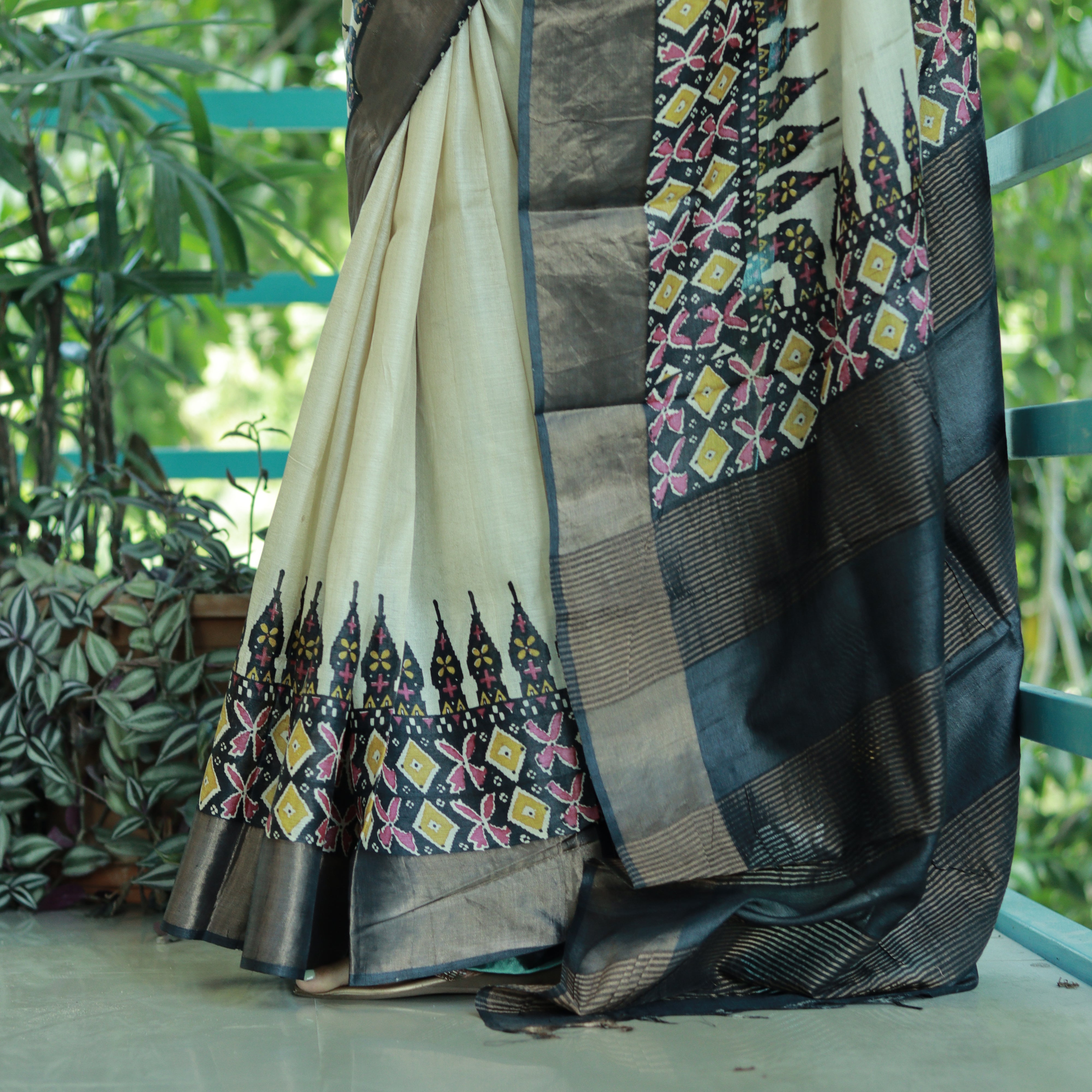 Load image into Gallery viewer, Hand-Block Printed Tussar Silk Saree-3540 Pre-Booking
