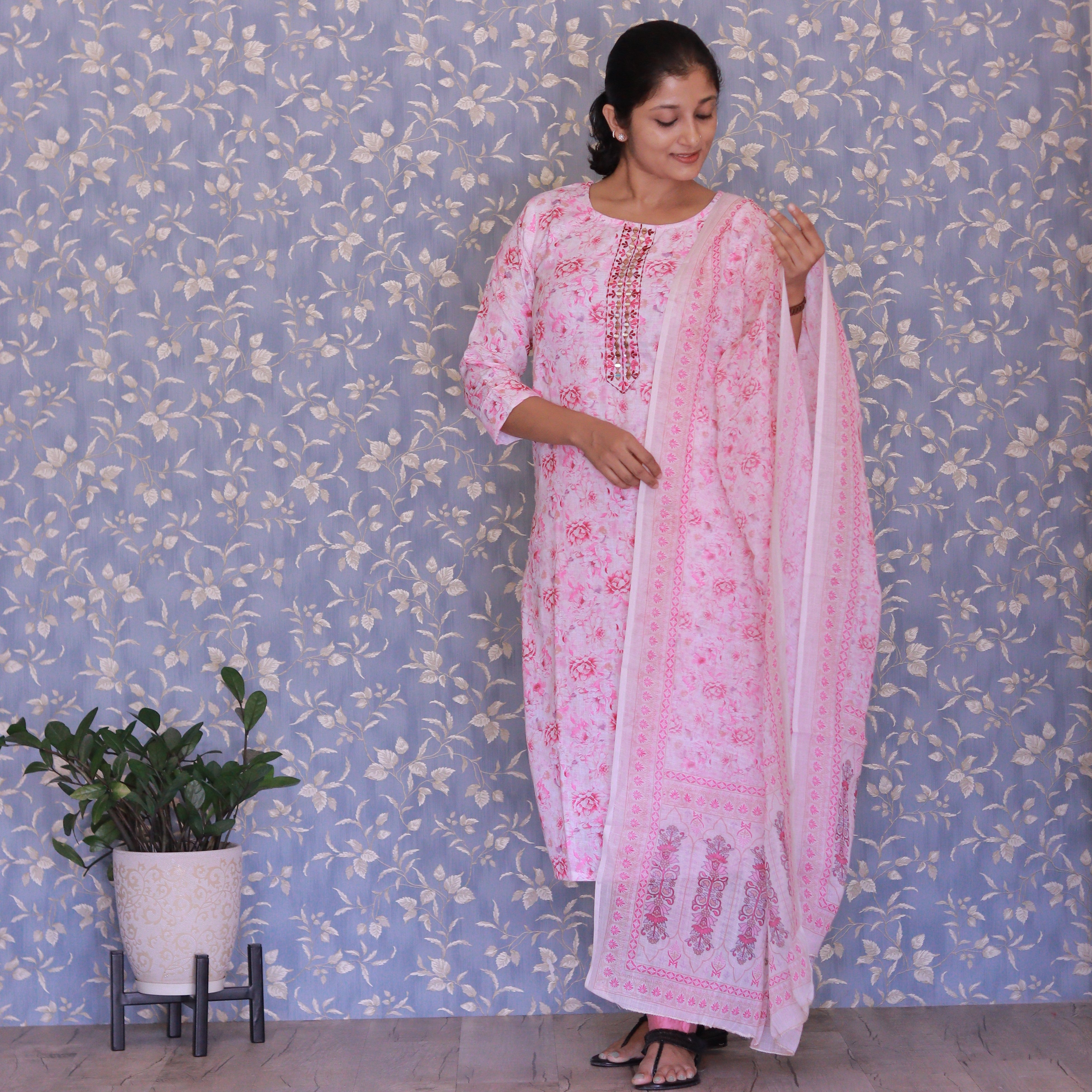 Load image into Gallery viewer, Floral Linen Cotton Suit-3680
