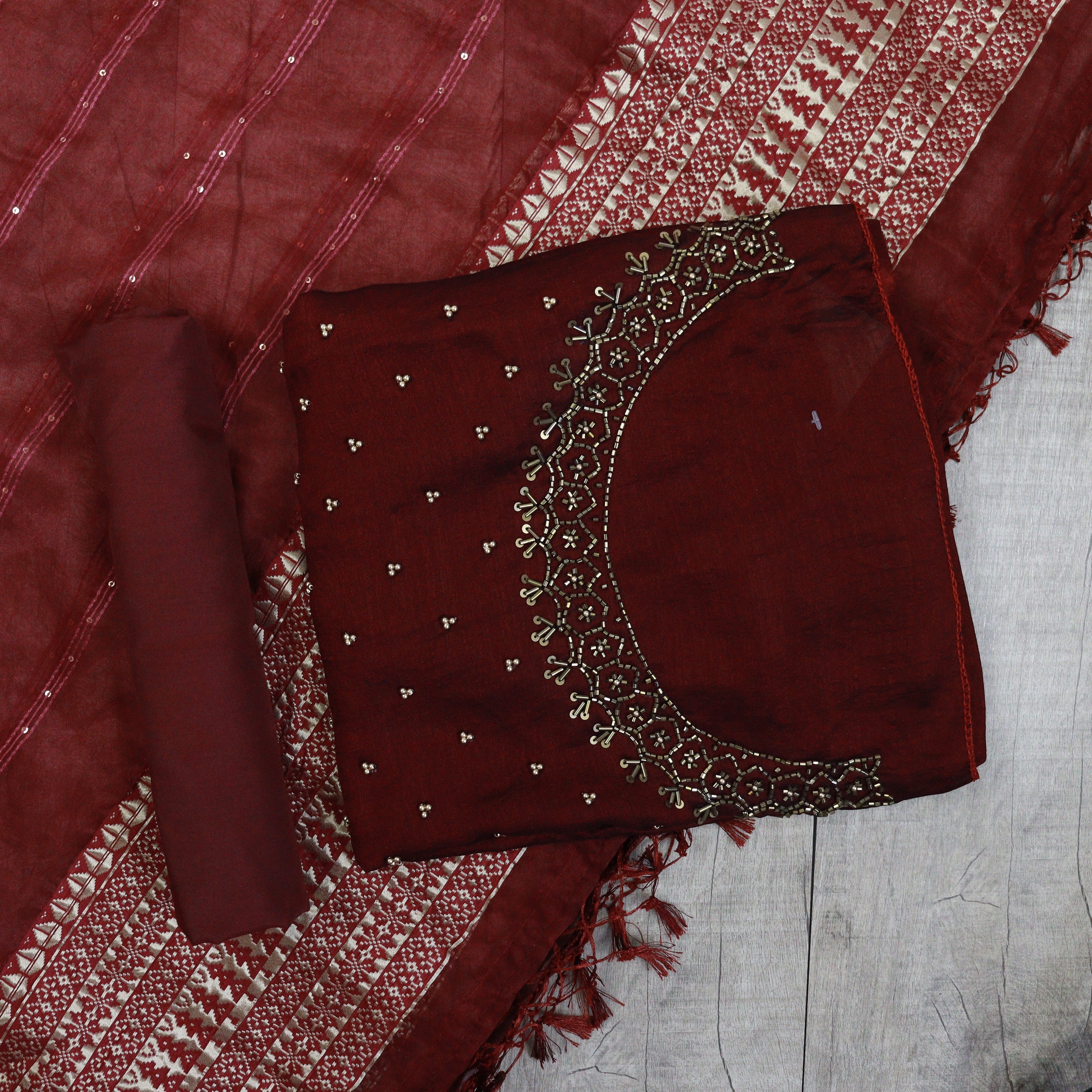 Load image into Gallery viewer, Vijithra Silk Hand Embroidery Suit - 3686
