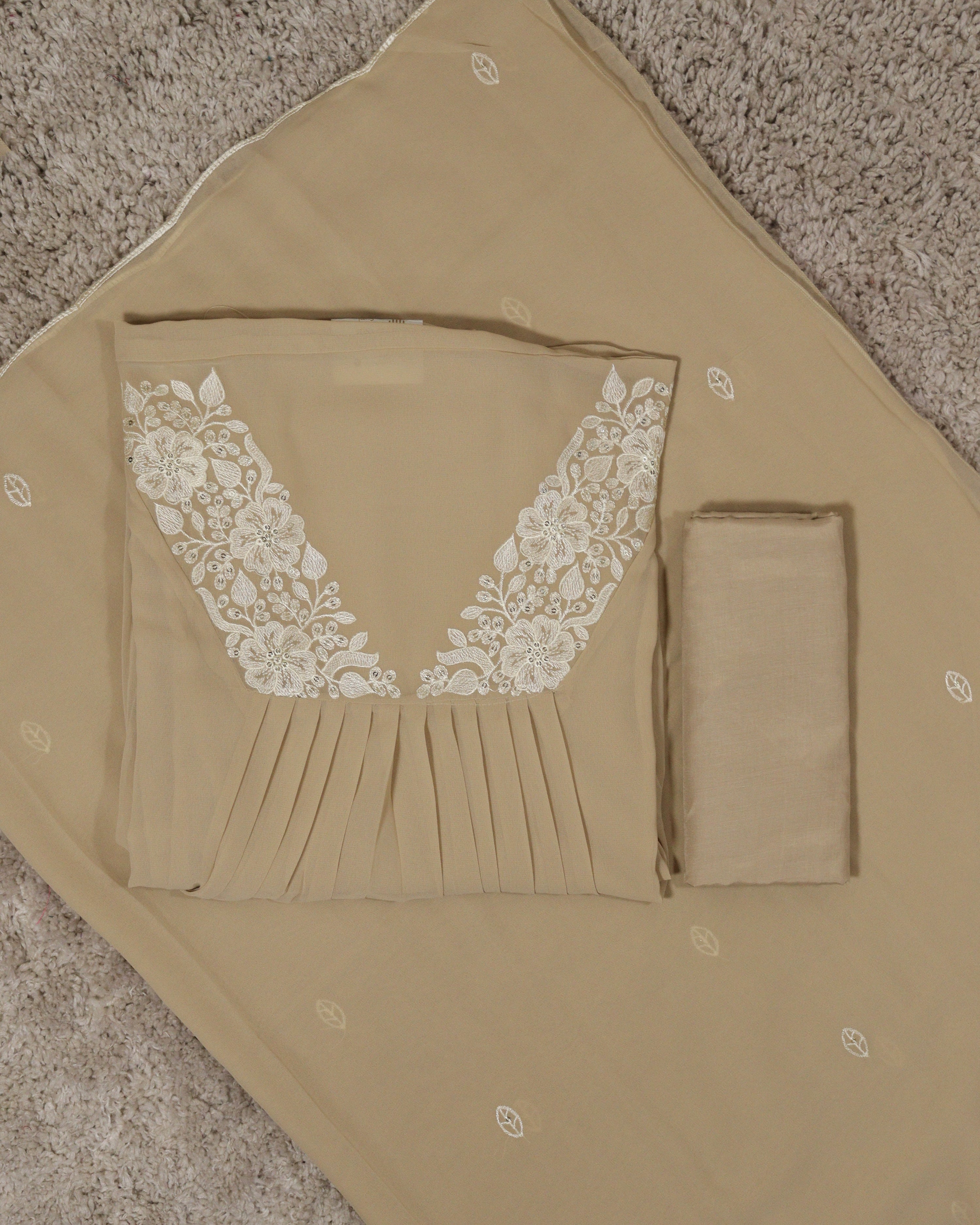 Load image into Gallery viewer, Georgette Semi stitched suit-7317
