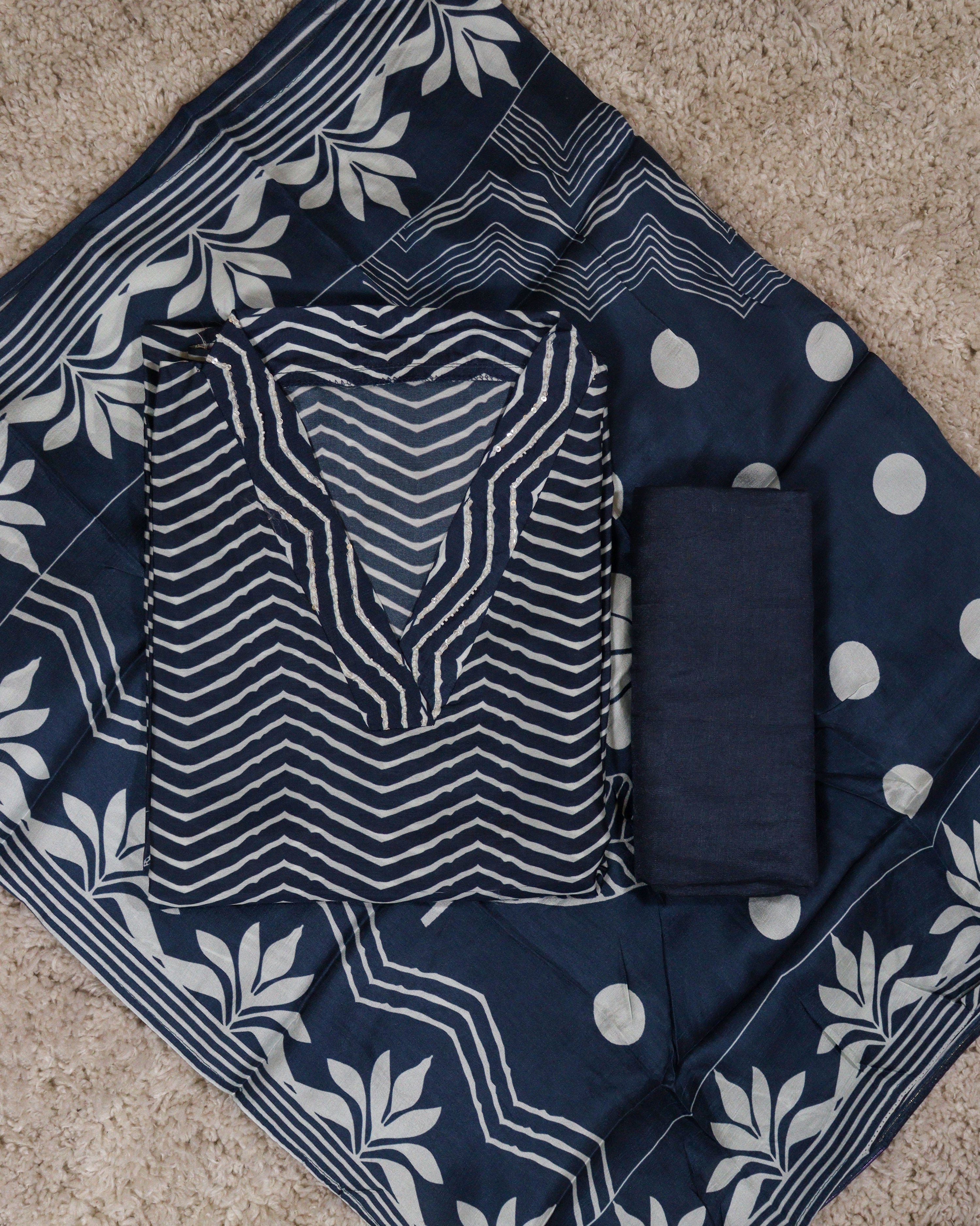 Load image into Gallery viewer, Semi Silk Unstitched Suit-3236
