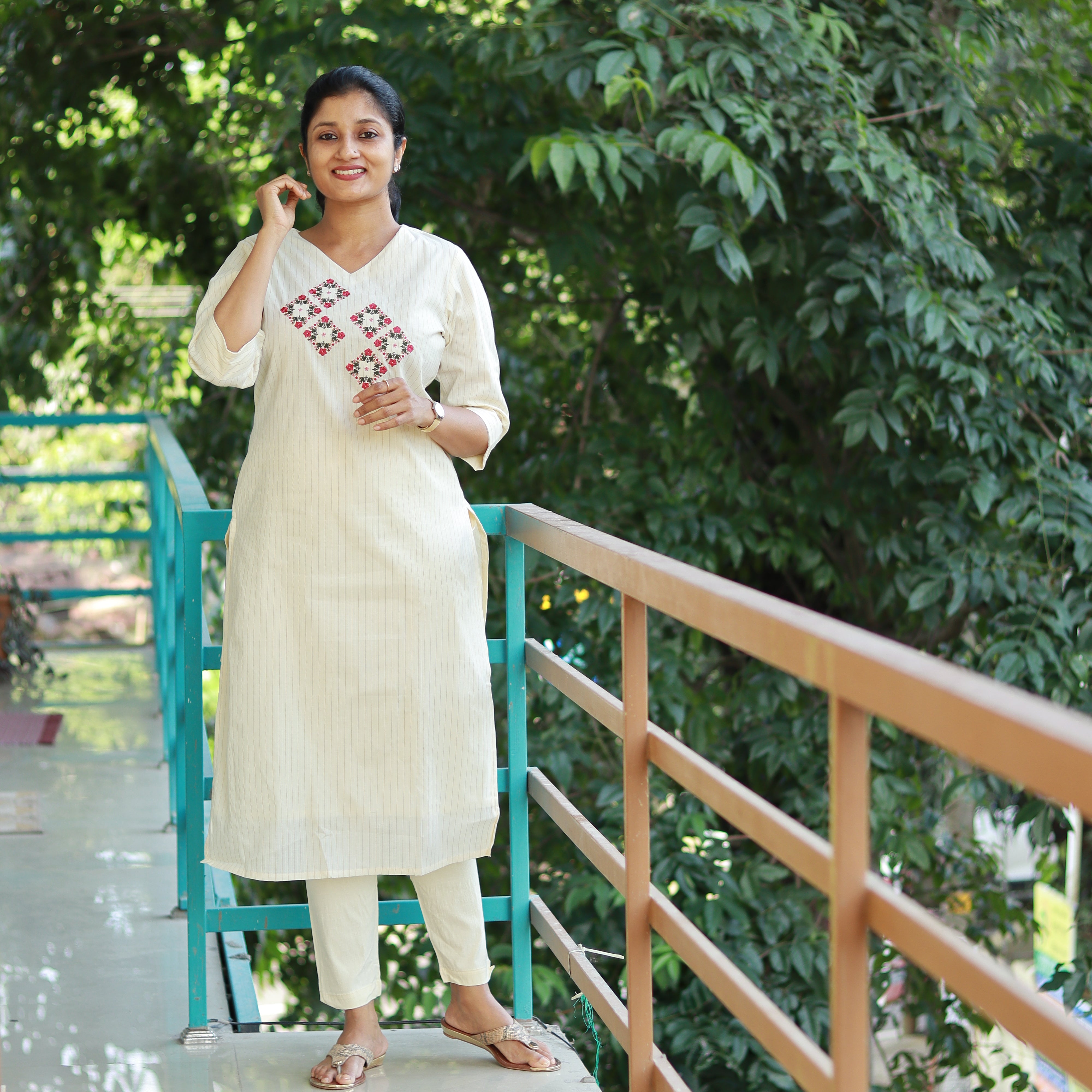 Load image into Gallery viewer, Pure Cotton Kurti - 3731
