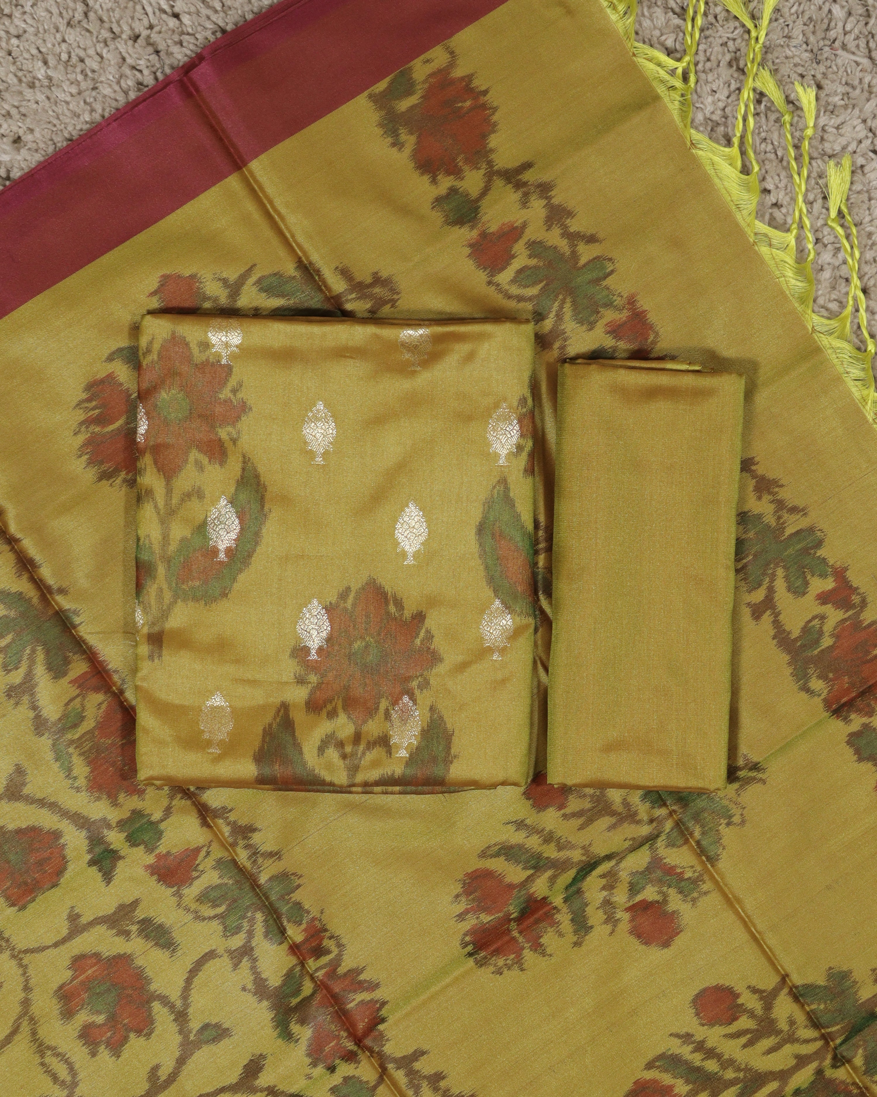 Load image into Gallery viewer, Semi Silk Unstitched Suit-7705
