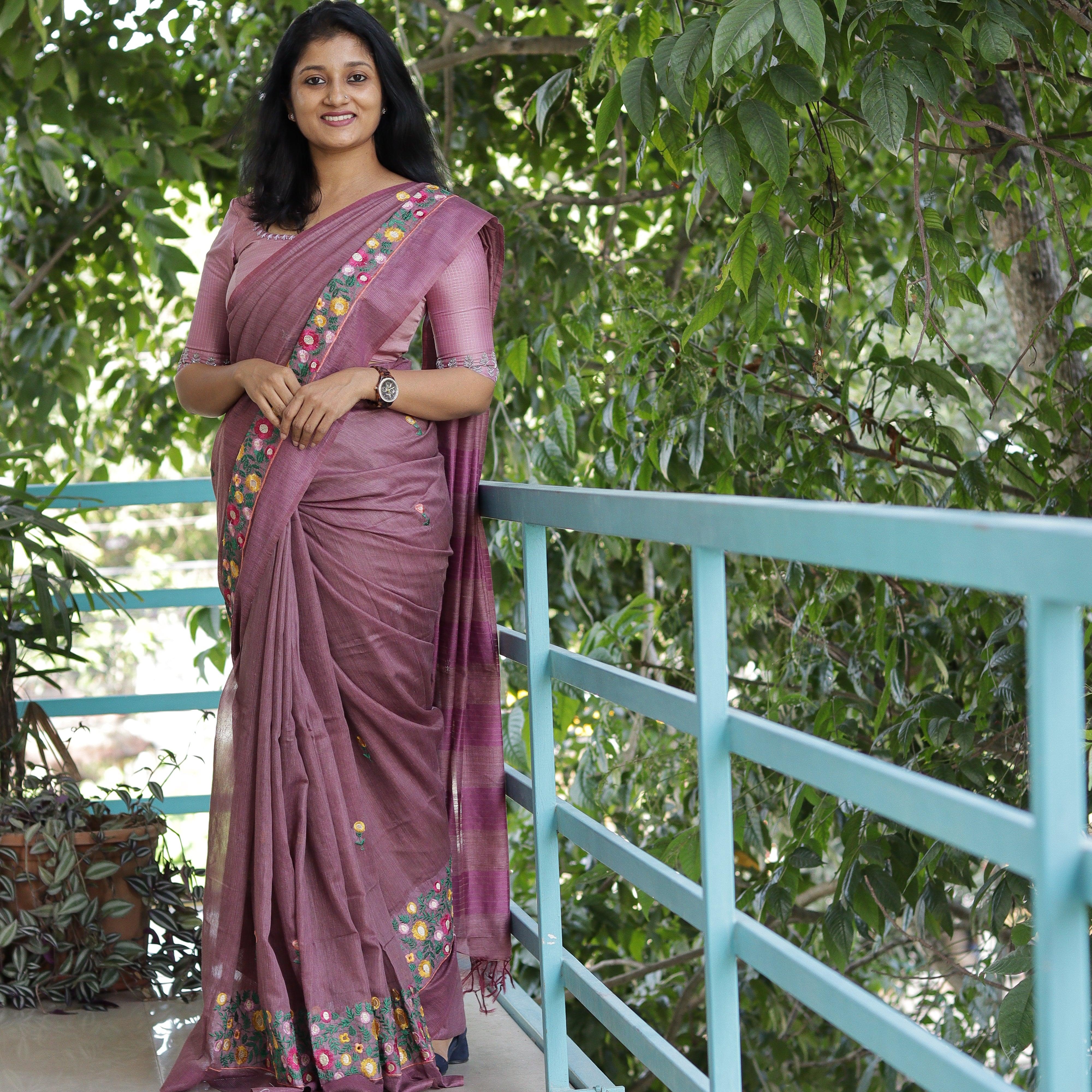 Load image into Gallery viewer, Linen Basuwada Embroidered Saree - Pre Order- 3837
