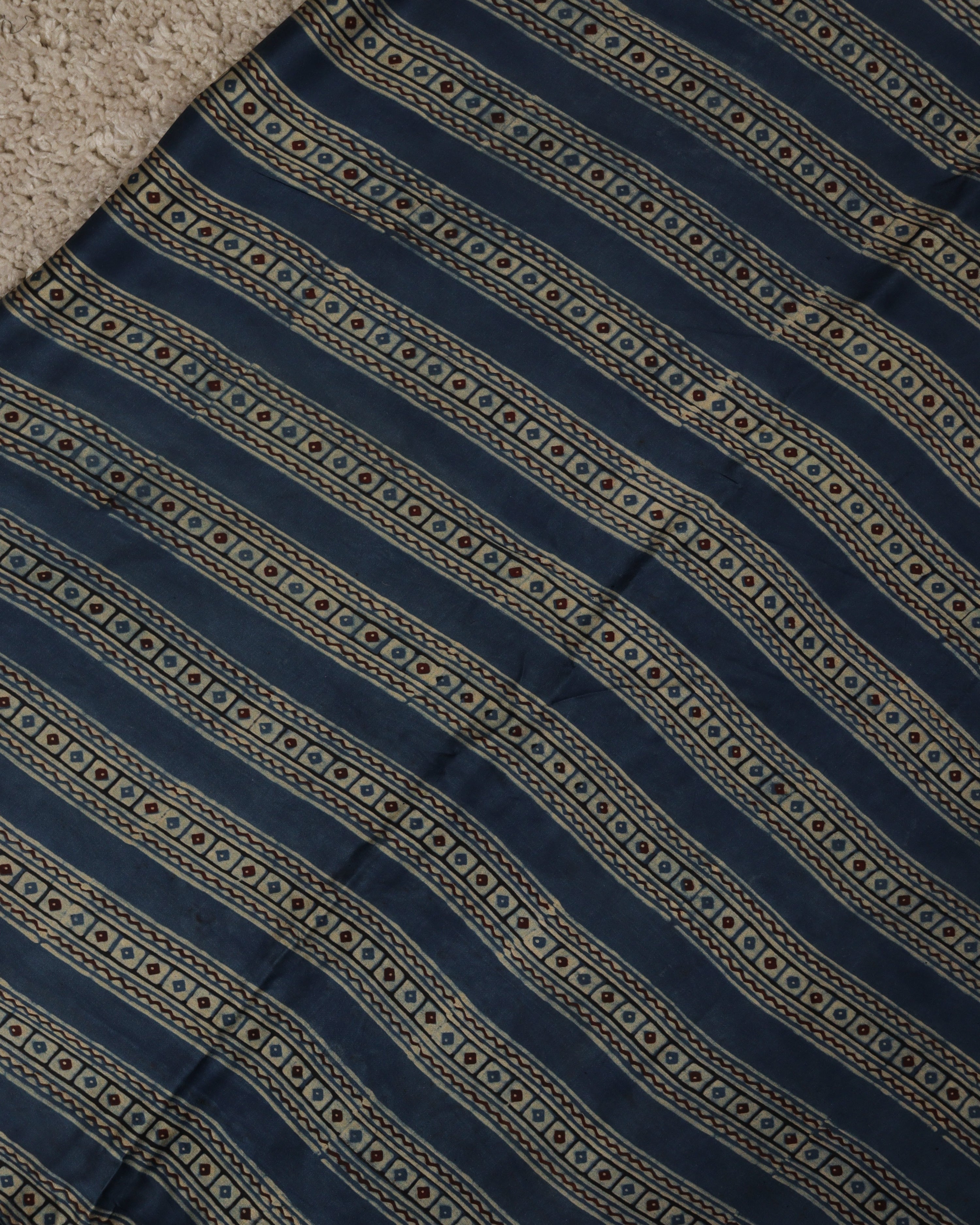 Load image into Gallery viewer, Modal Silk Fabric-7847
