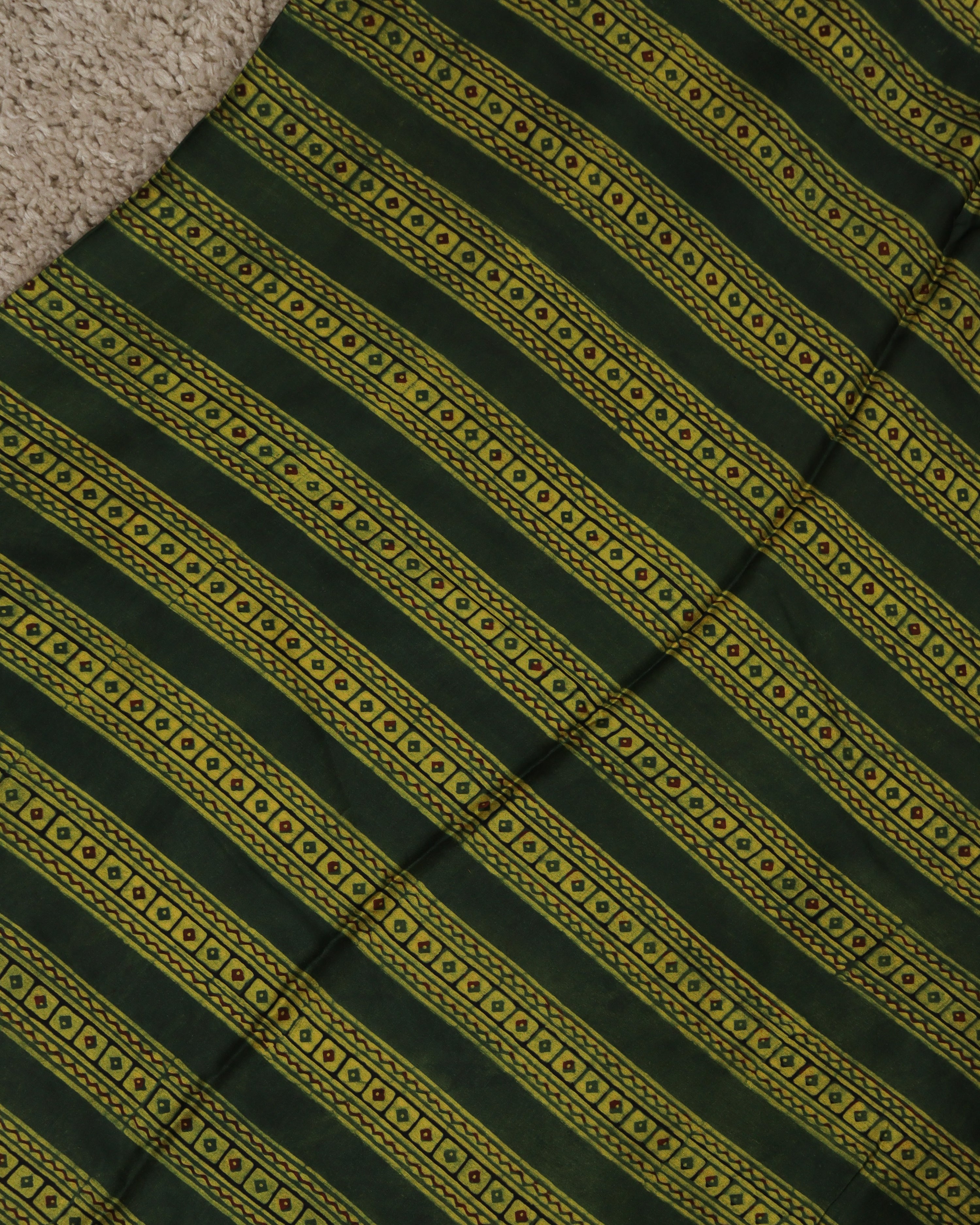 Load image into Gallery viewer, Modal Silk Fabric-7847
