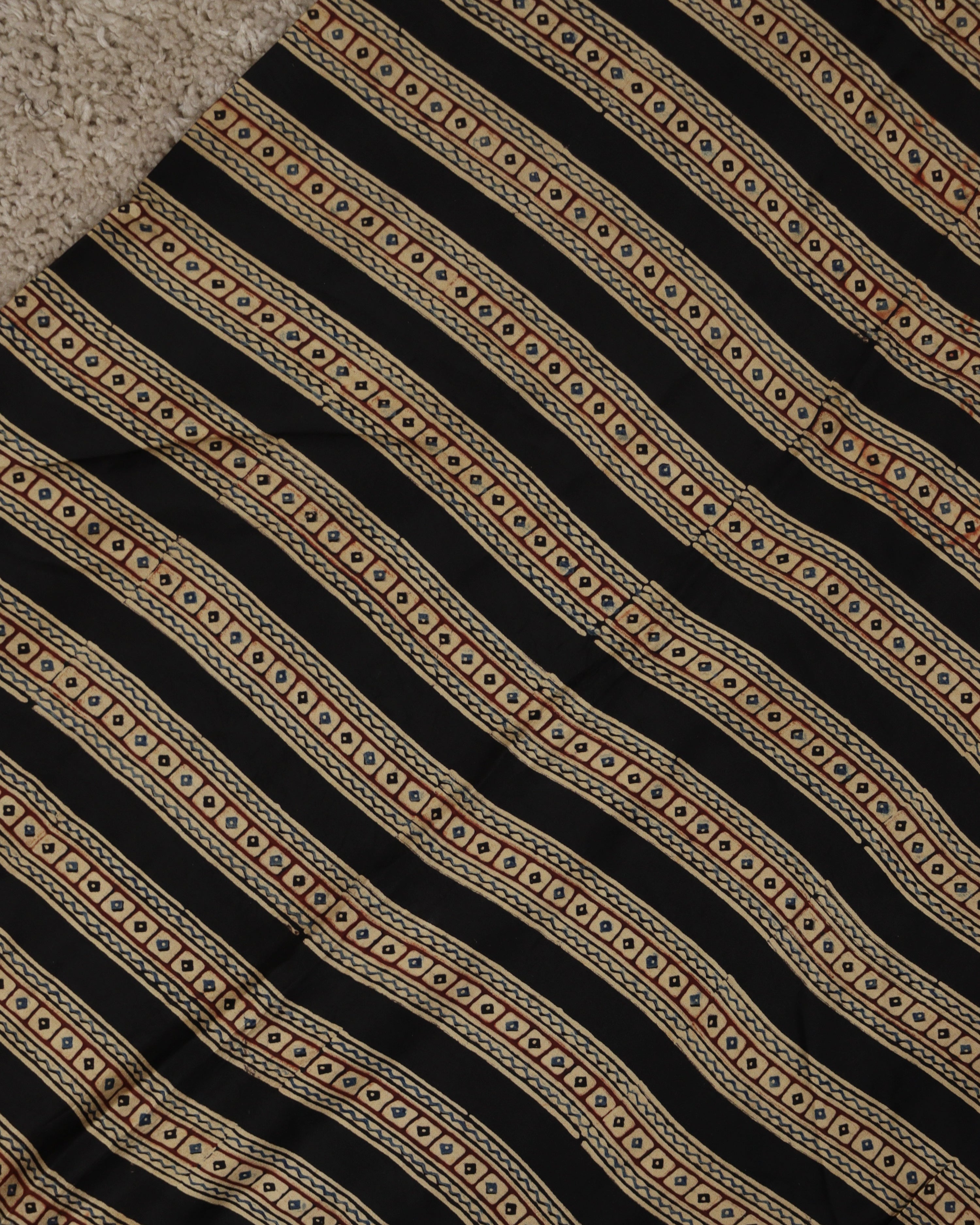 Load image into Gallery viewer, Modal Silk Fabric-7847
