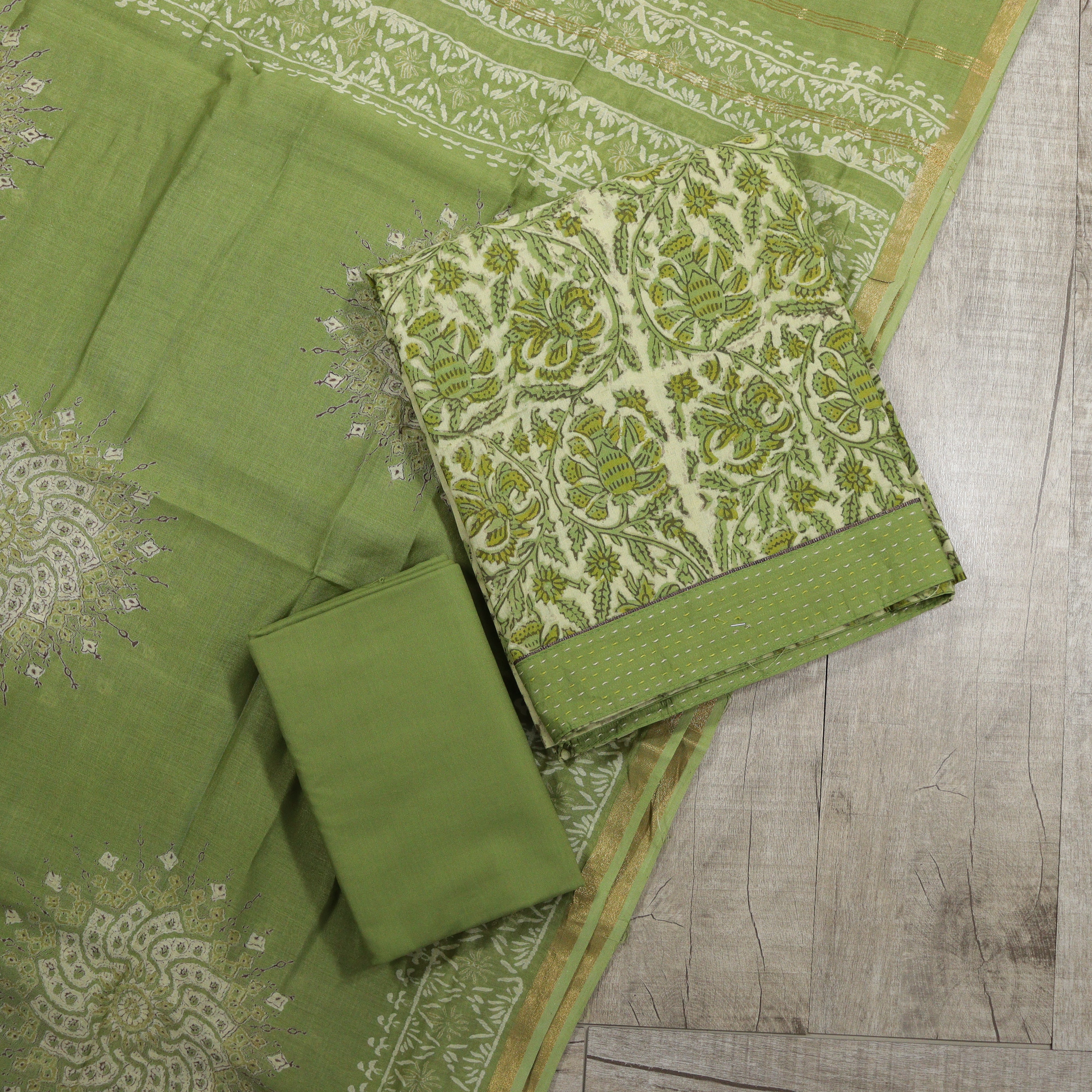 Load image into Gallery viewer, Pure Cotton Unstitched Suit - 3832
